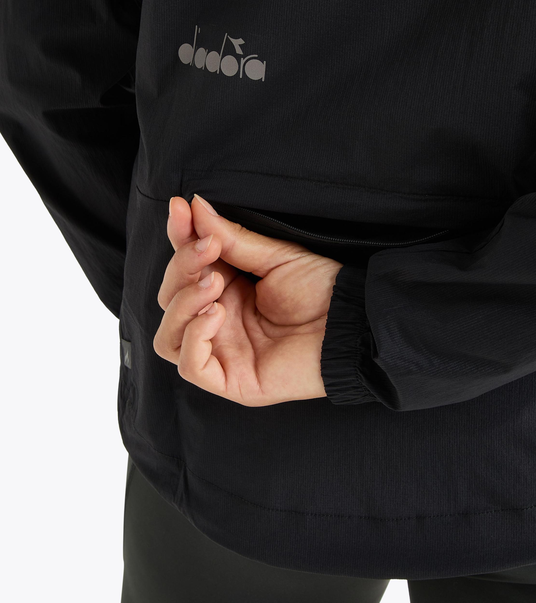L. PACKABLE WIND JACKET Product Image