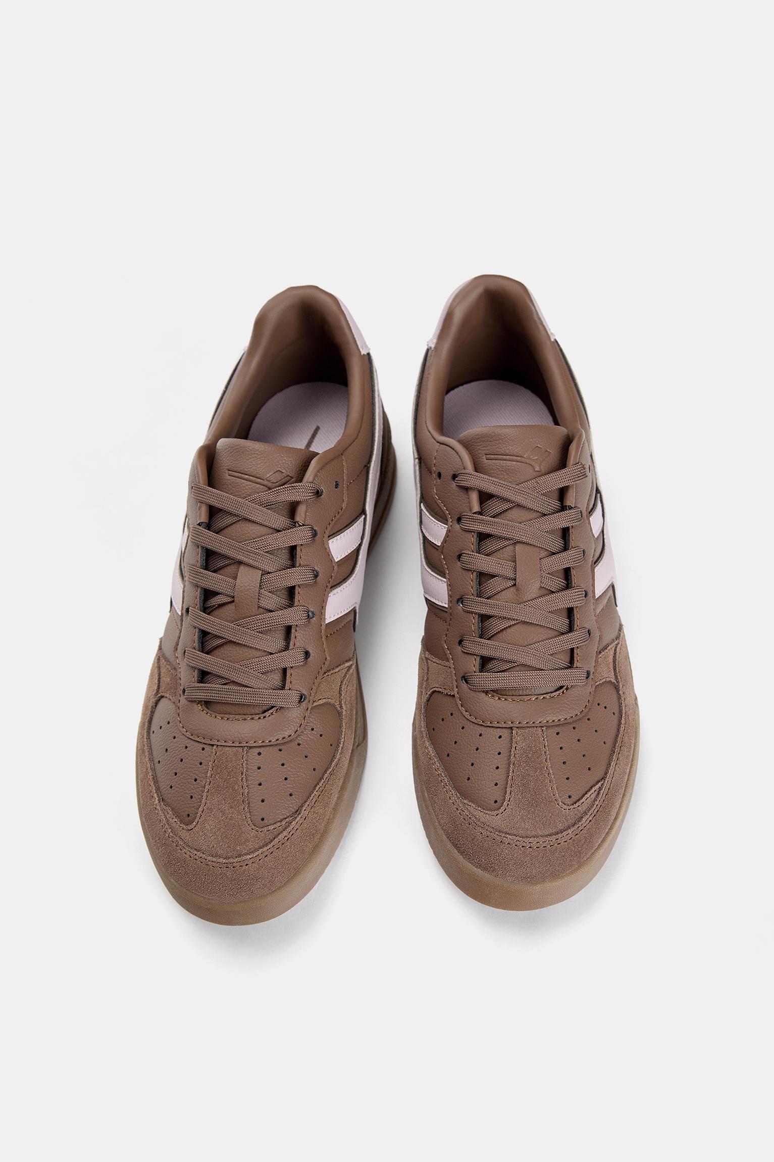 Retro sneakers Product Image