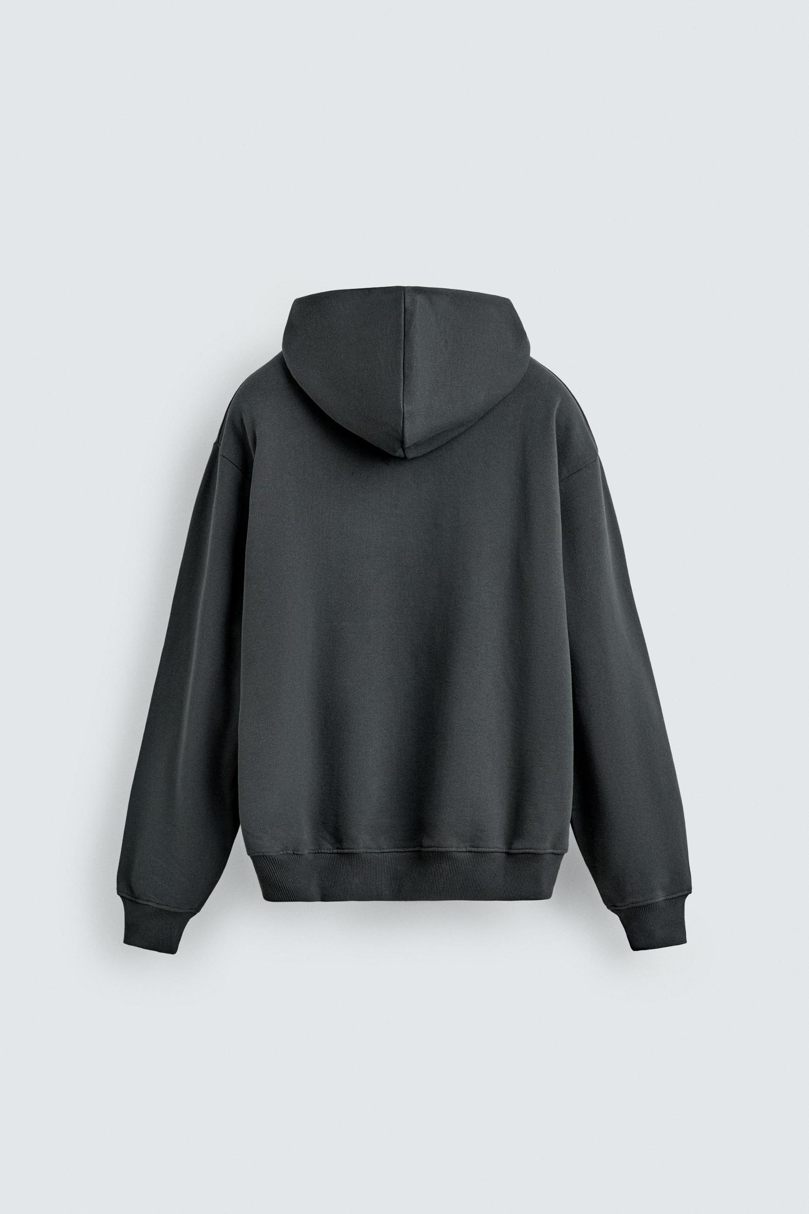 BASIC HOODIE SWEATSHIRT Product Image