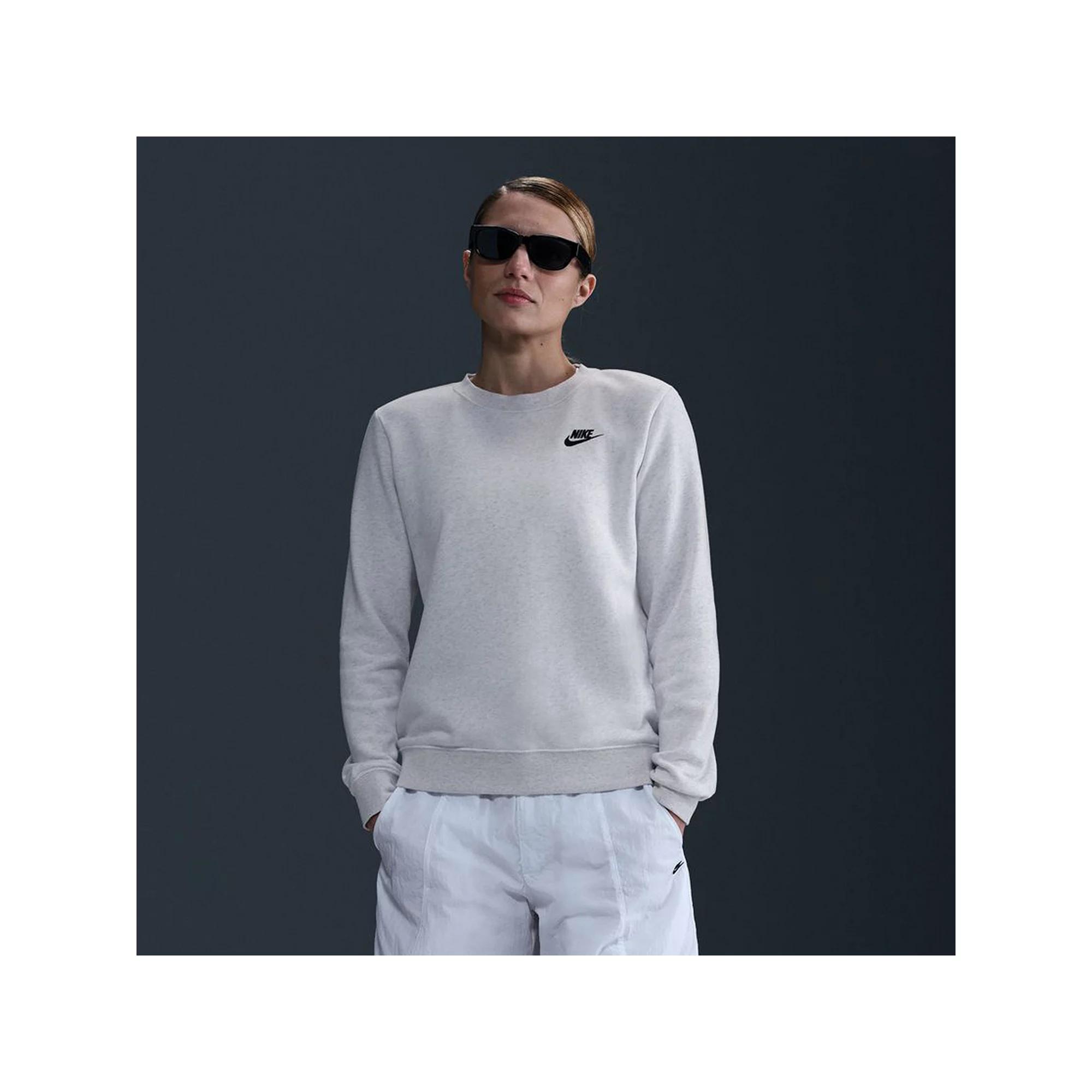 Women's Nike Sportswear Club Embroidered Logo Fleece Crewneck Sweatshirt,  Product Image