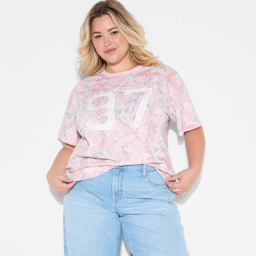 Women's Camo 97 Short Sleeve Graphic T-Shirt - Pink XL Product Image