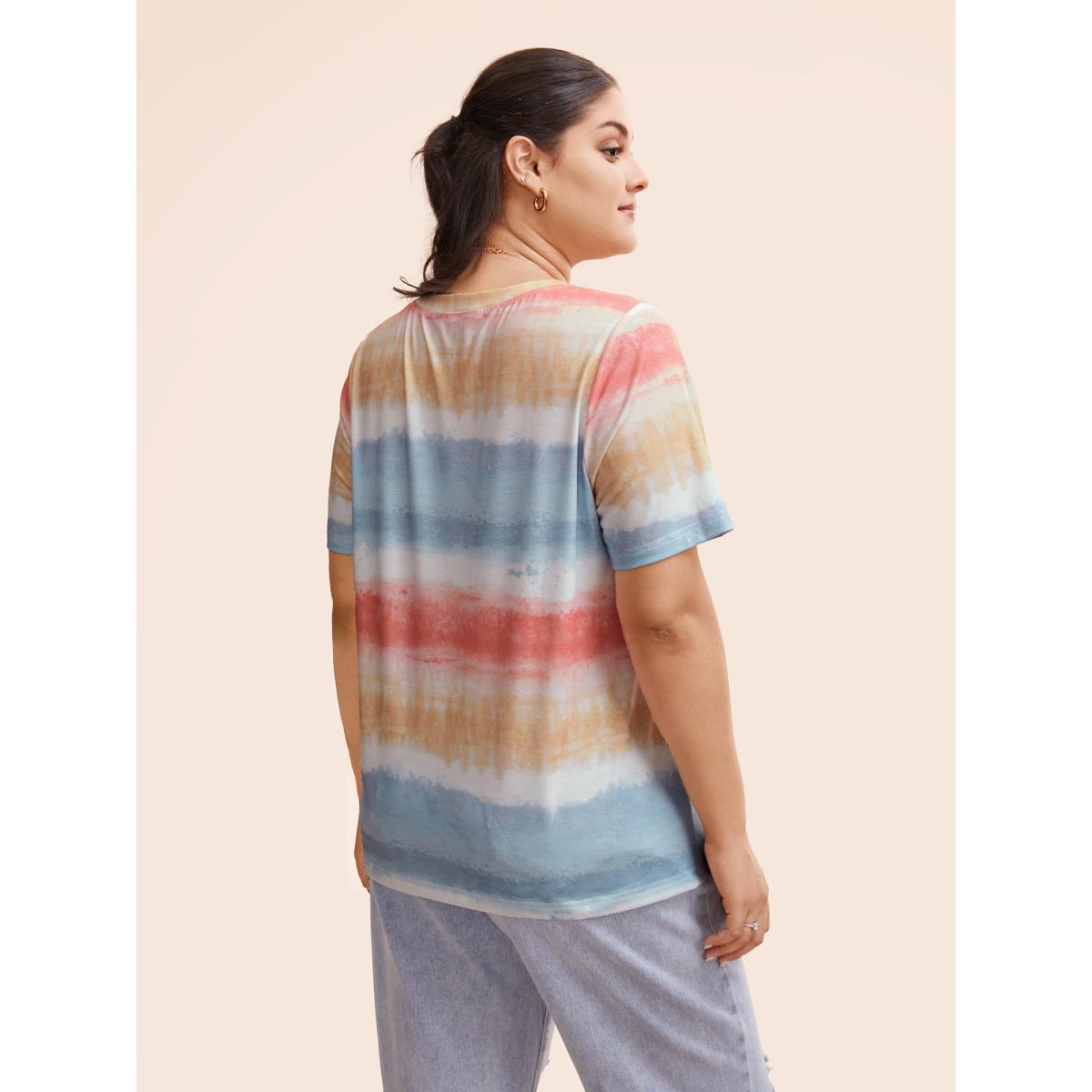 Plus Size Gradient Color Symmetrical Pattern T-shirt Multicolor Women Casual Non Art&design V-neck Everyday T-shirts BloomChic 10/M Product Image
