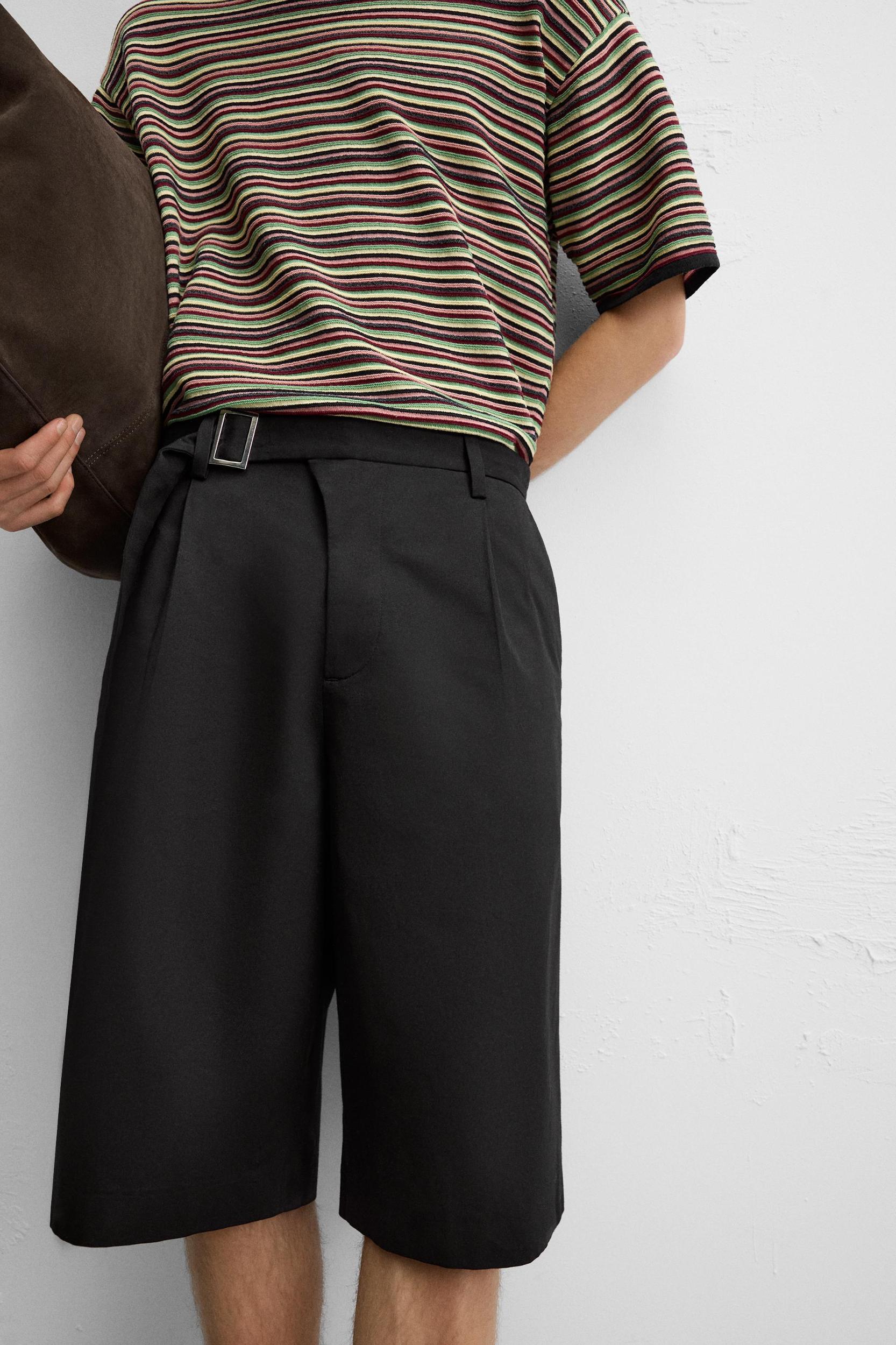 BELTED PLEATED SHORTS Product Image