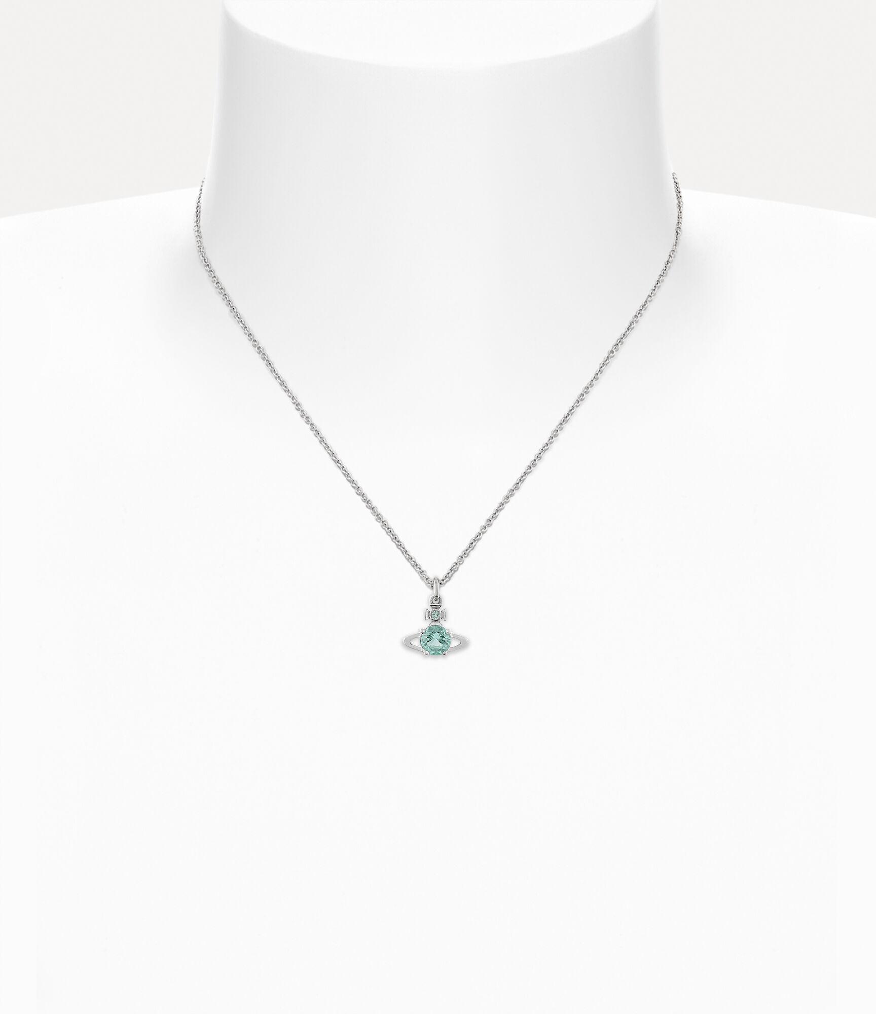 Reina Pendant Necklace Product Image