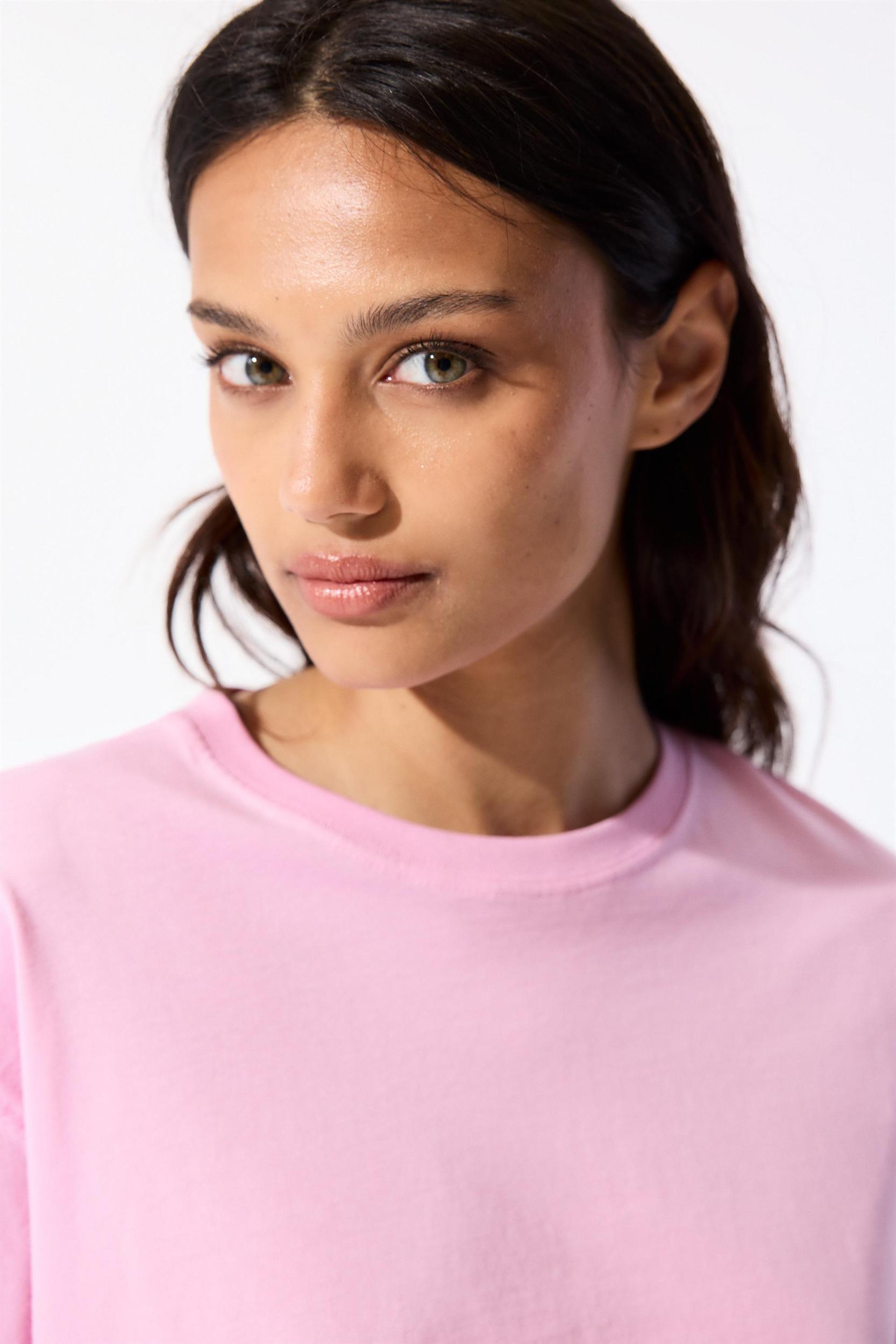 Cropped short sleeve T-shirt Product Image