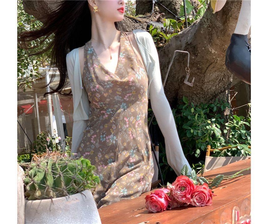 V-Neck Plain Crop Light Jacket Product Image