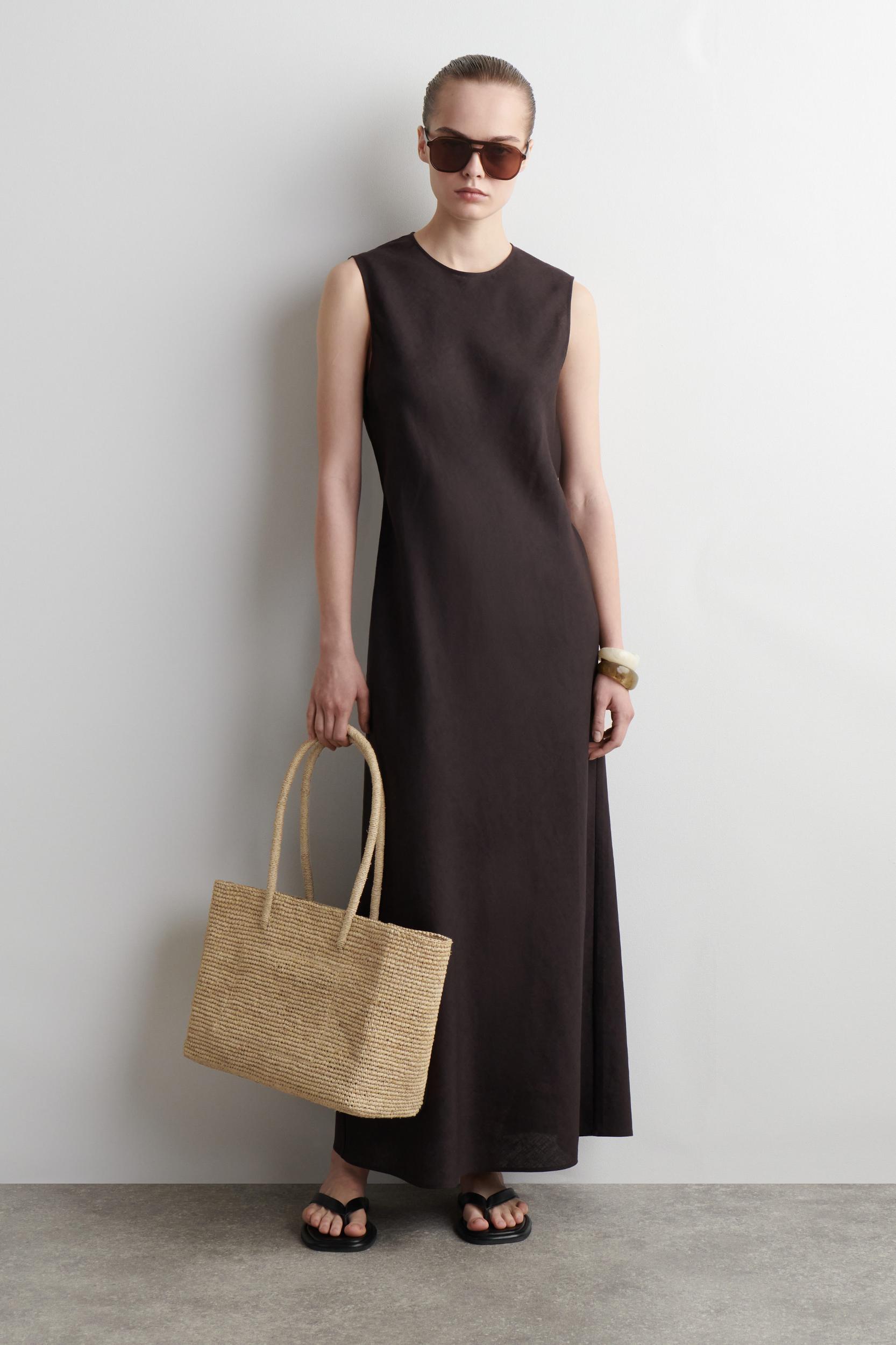 HAND-WOVEN TOTE BAG - RAFFIA Product Image