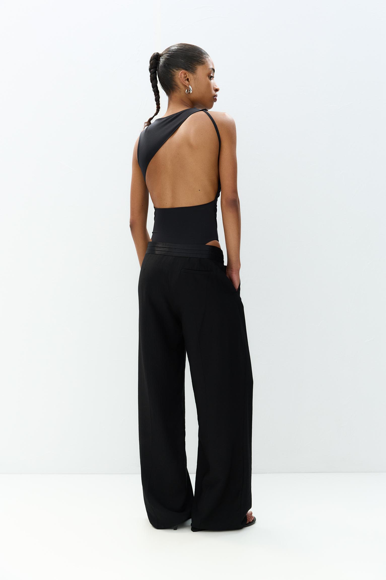 Polyamide bodysuit with an asymmetric back Product Image