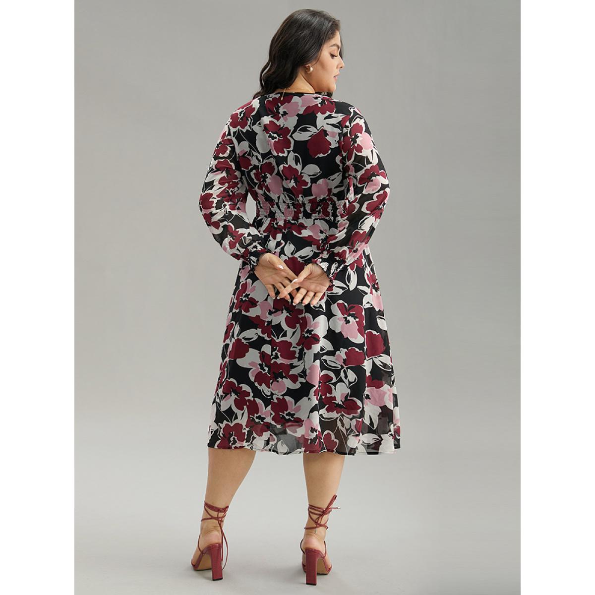 Plus Size Floral Print Chiffon Shirred Elastic Cuffs Dress Black Women Elegant Printed V-neck Long Sleeve Curvy Midi Dress BloomChic 30/6X Product Image