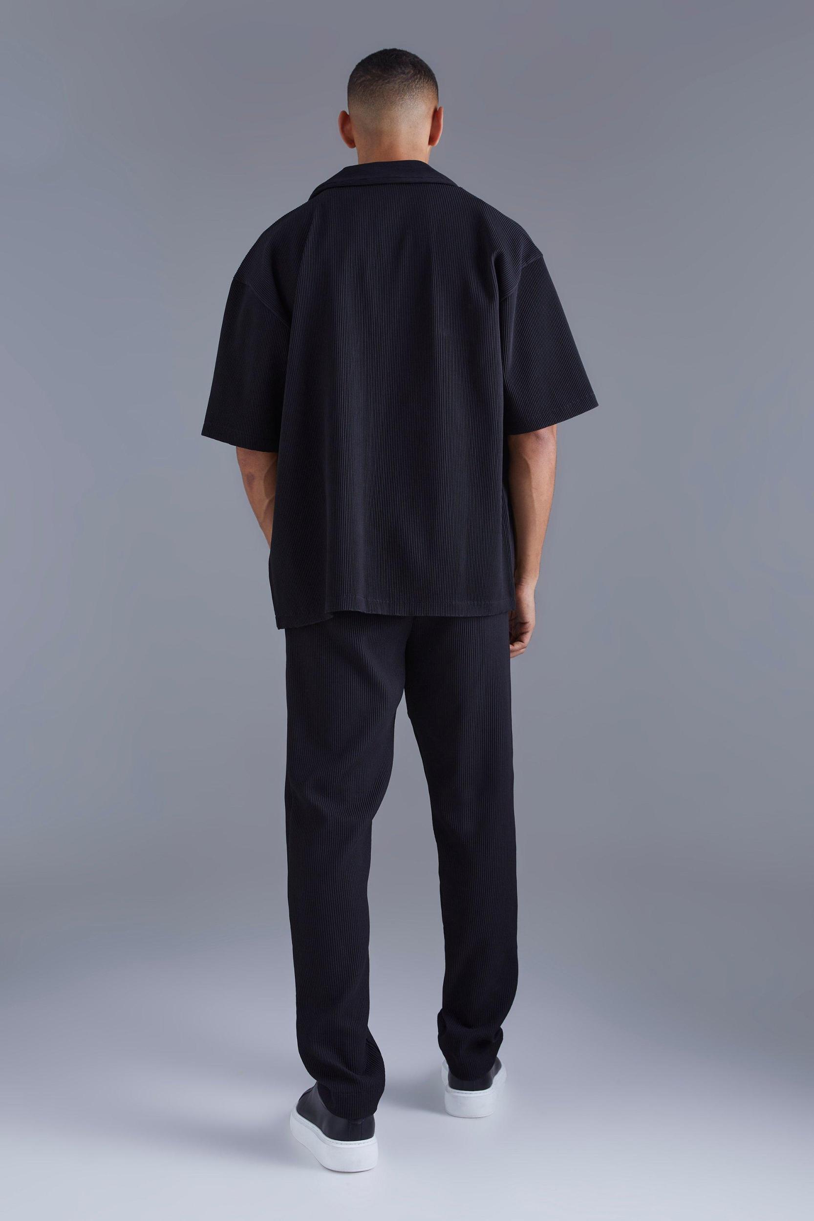 Short Sleeve Revere Oversized Fit Pleated Shirt | boohooMAN USA Product Image