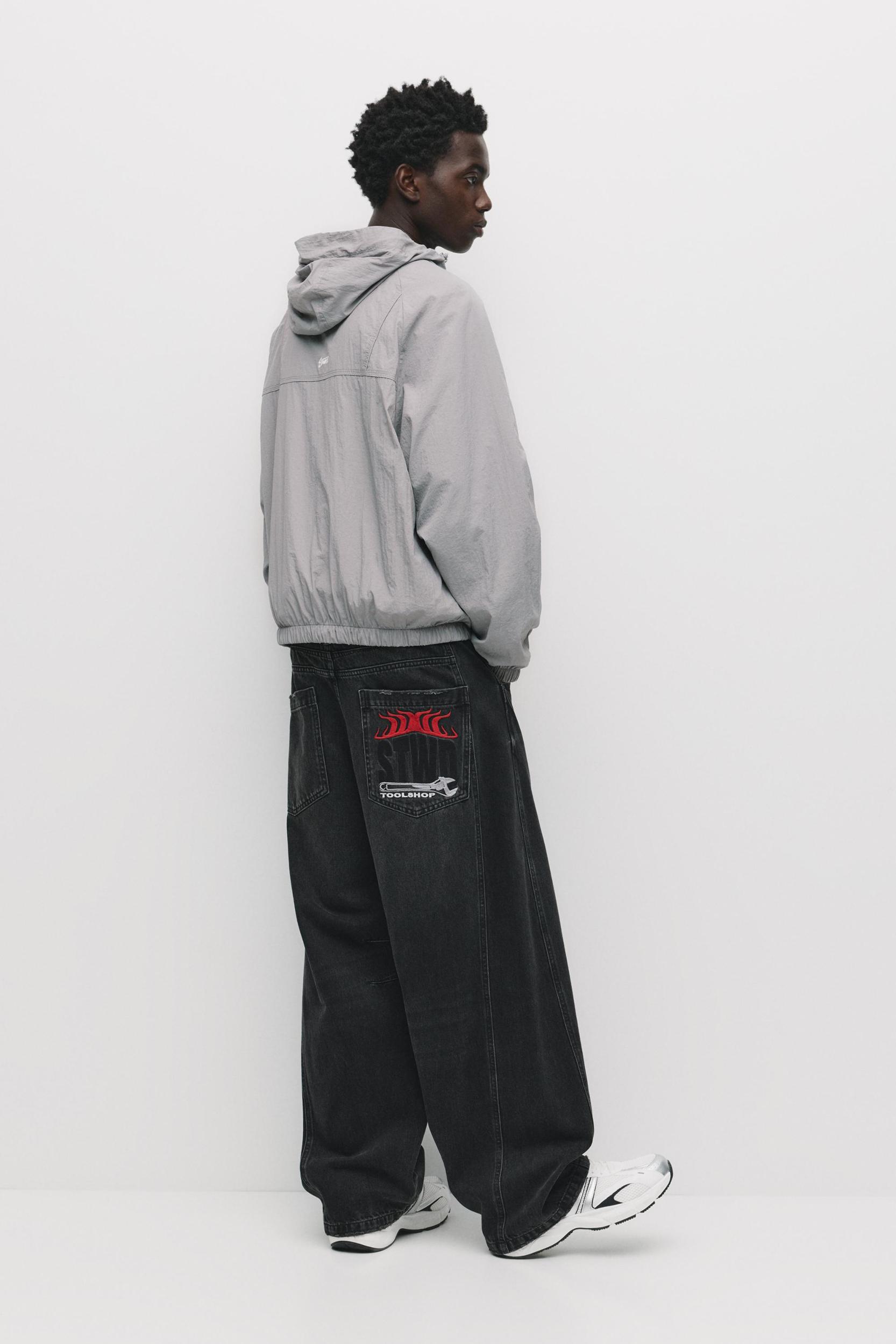 Diamond Crest Logo Sweatshirt Product Image