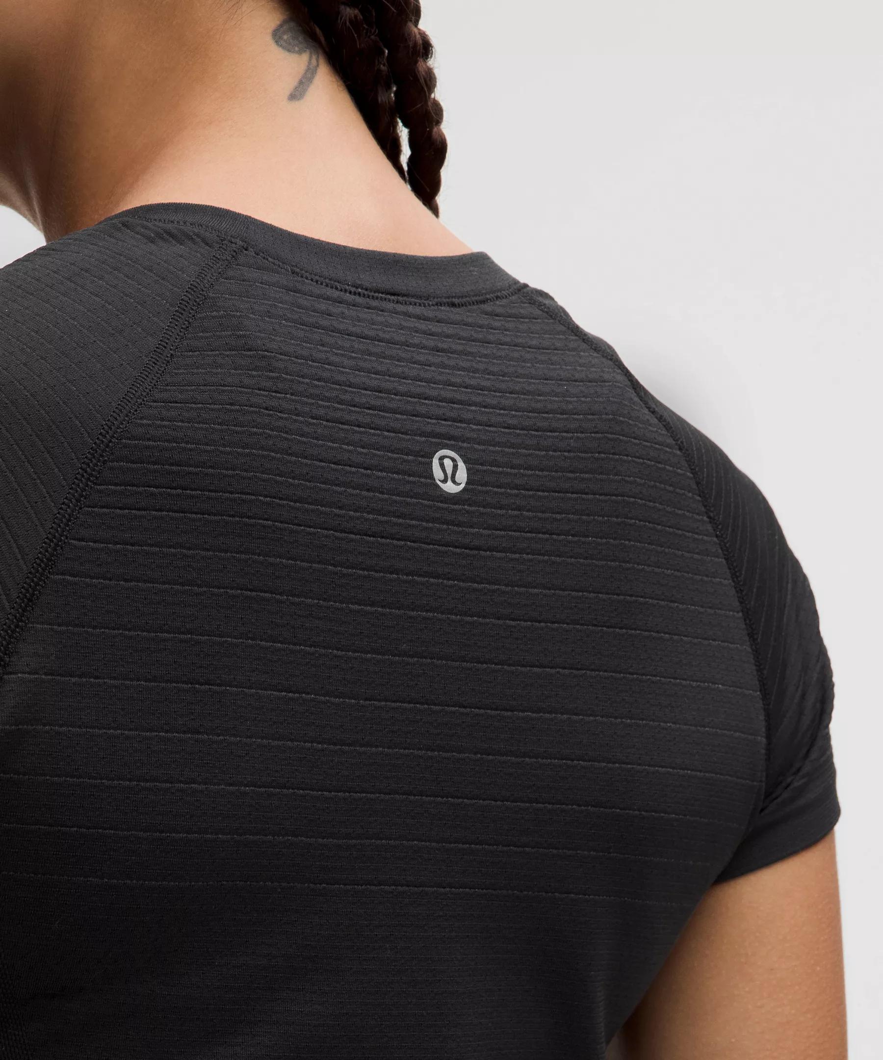 Swiftly Tech Short-Sleeve Shirt 2.0 Hip Length *Glow Stripe Product Image