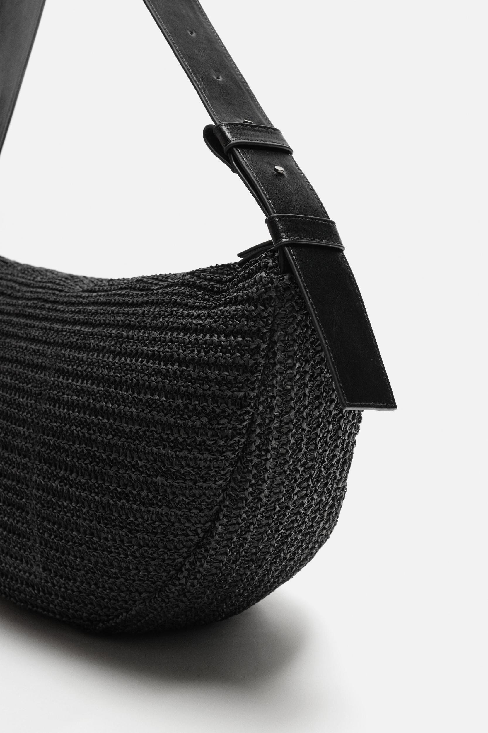 WOVEN SHOULDER BAG Product Image
