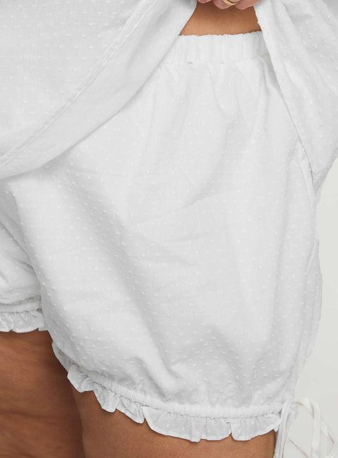 Invisible String Sleep Top White Curve Product Image