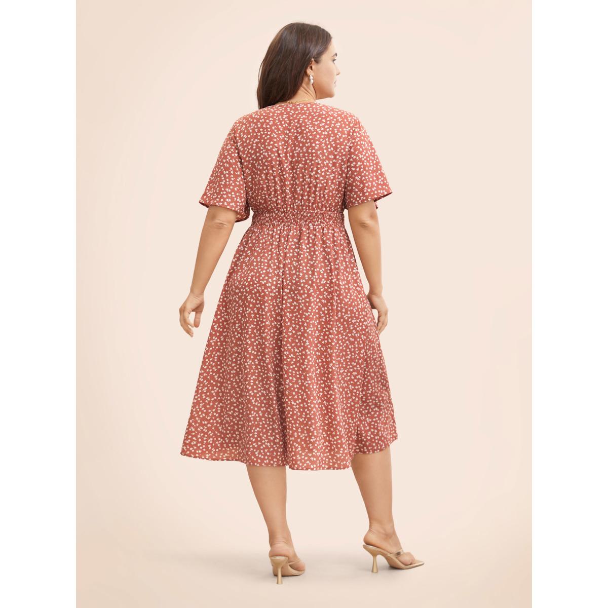 Plus Size Ditsy Floral Shirred Ruffle Sleeve Midi Dress Rouge Women Elegant Gathered V-neck Short sleeve Curvy BloomChic 14-16/1X Product Image