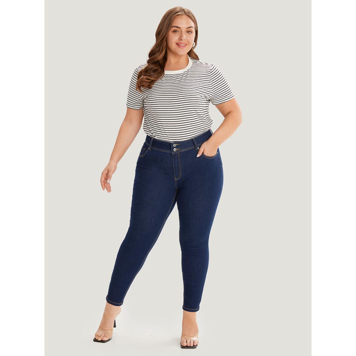 Plus Size Plain Stitch Patched Pocket Jeans Women DarkBlue Casual Plain Plain High stretch Pocket Jeans BloomChic 14/1X Product Image