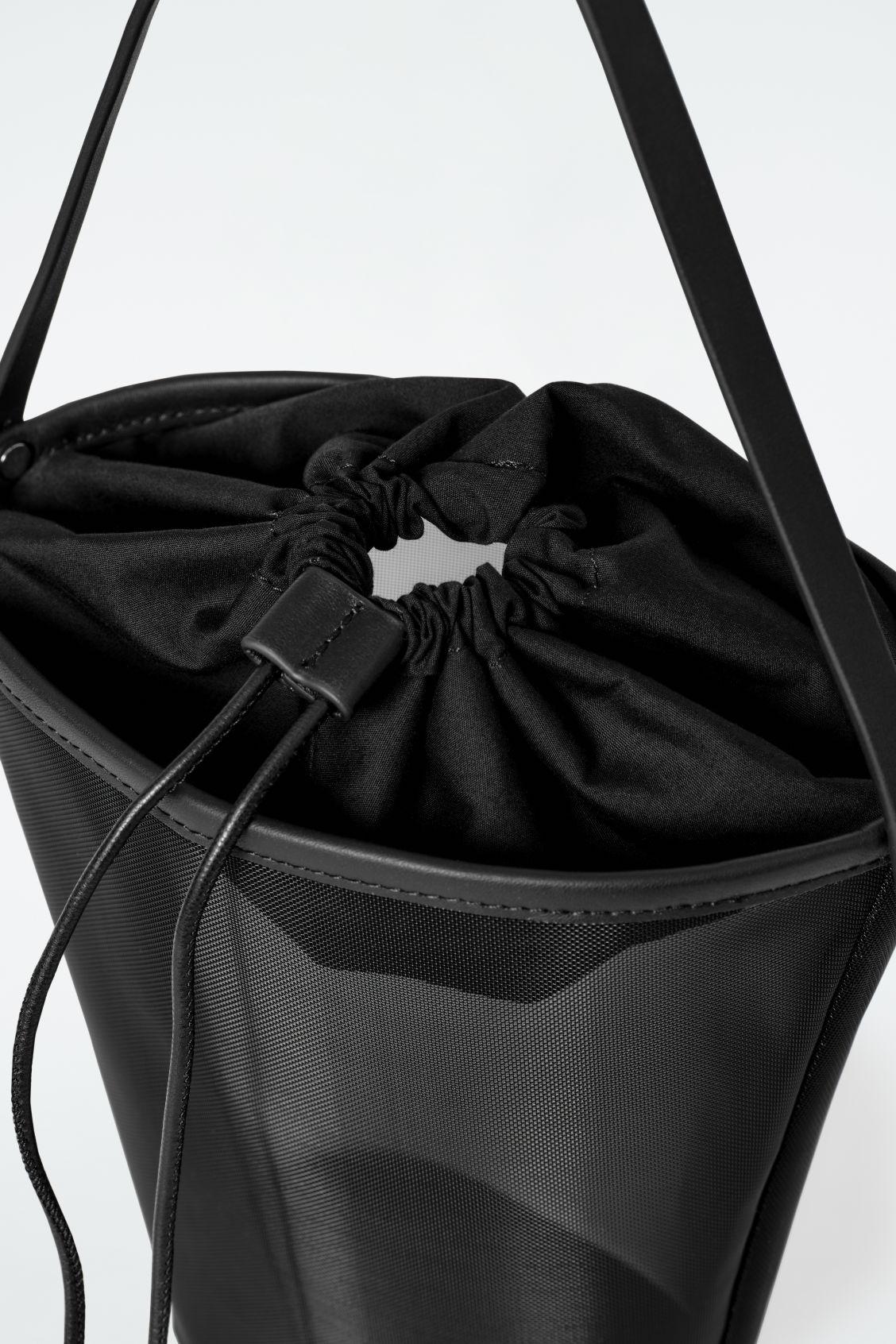 MINI BUCKET BAG - MESH Product Image