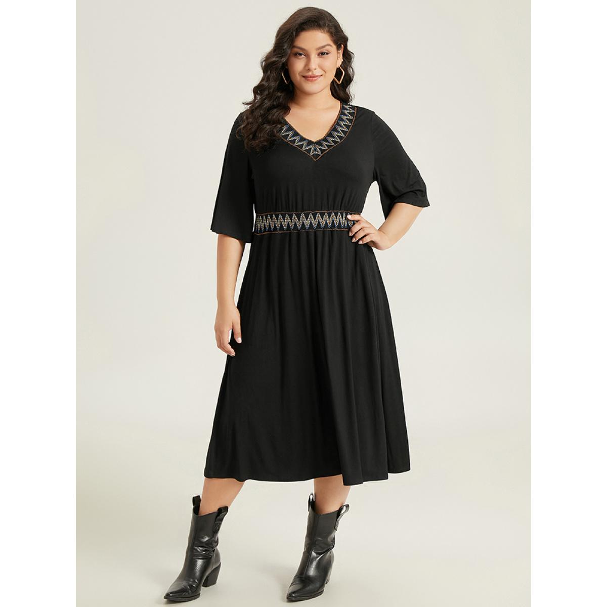 Plus Size Supersoft Essentials Geometric Contrast Webbing Dress Black Women Casual Plain V-neck Half Sleeve Curvy Midi Dress BloomChic 18-20/2X Product Image