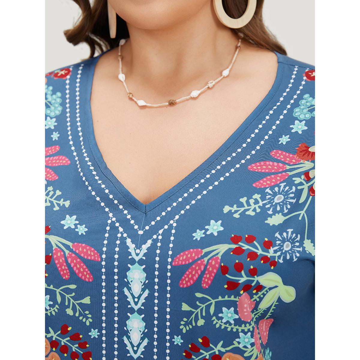 Plus Size Boho Print Pocket Dolman Sleeve Dress Aegean Women Vacation Pocket V-neck Short sleeve Curvy Knee Dress BloomChic 26/4X Product Image