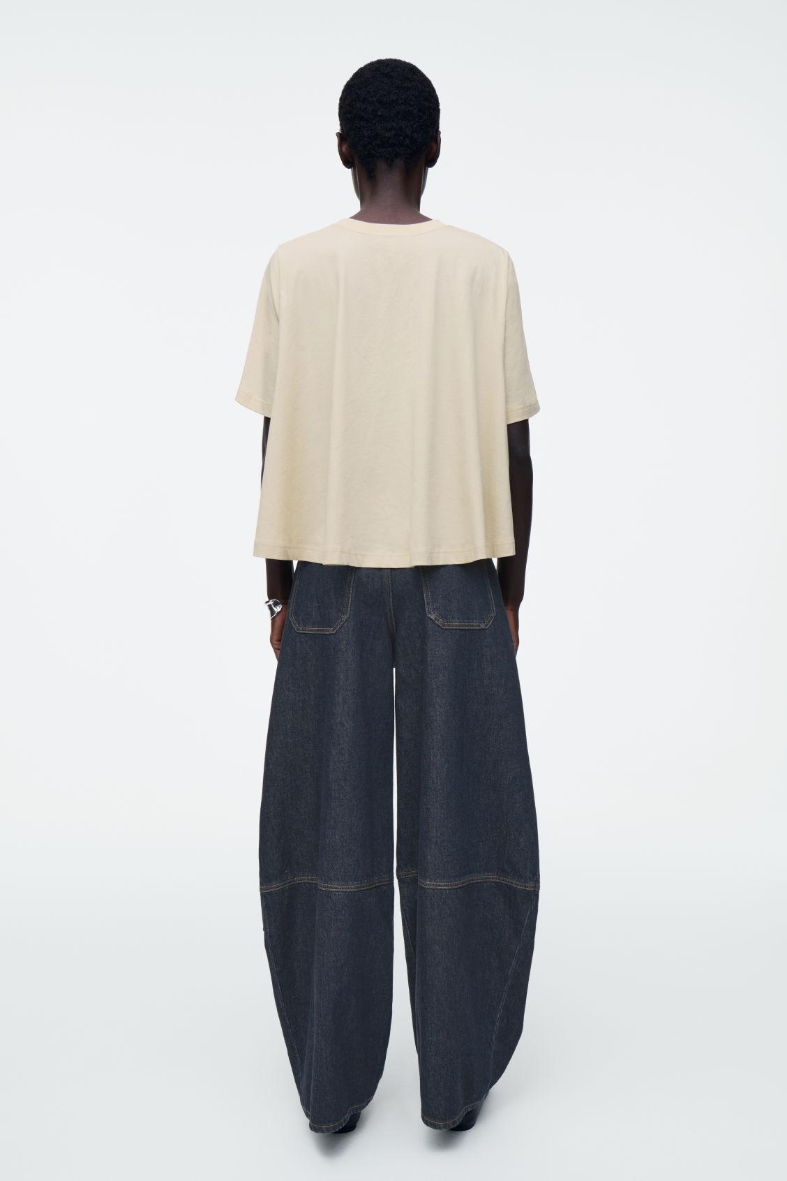 RELAXED TRAPEZE T-SHIRT Product Image