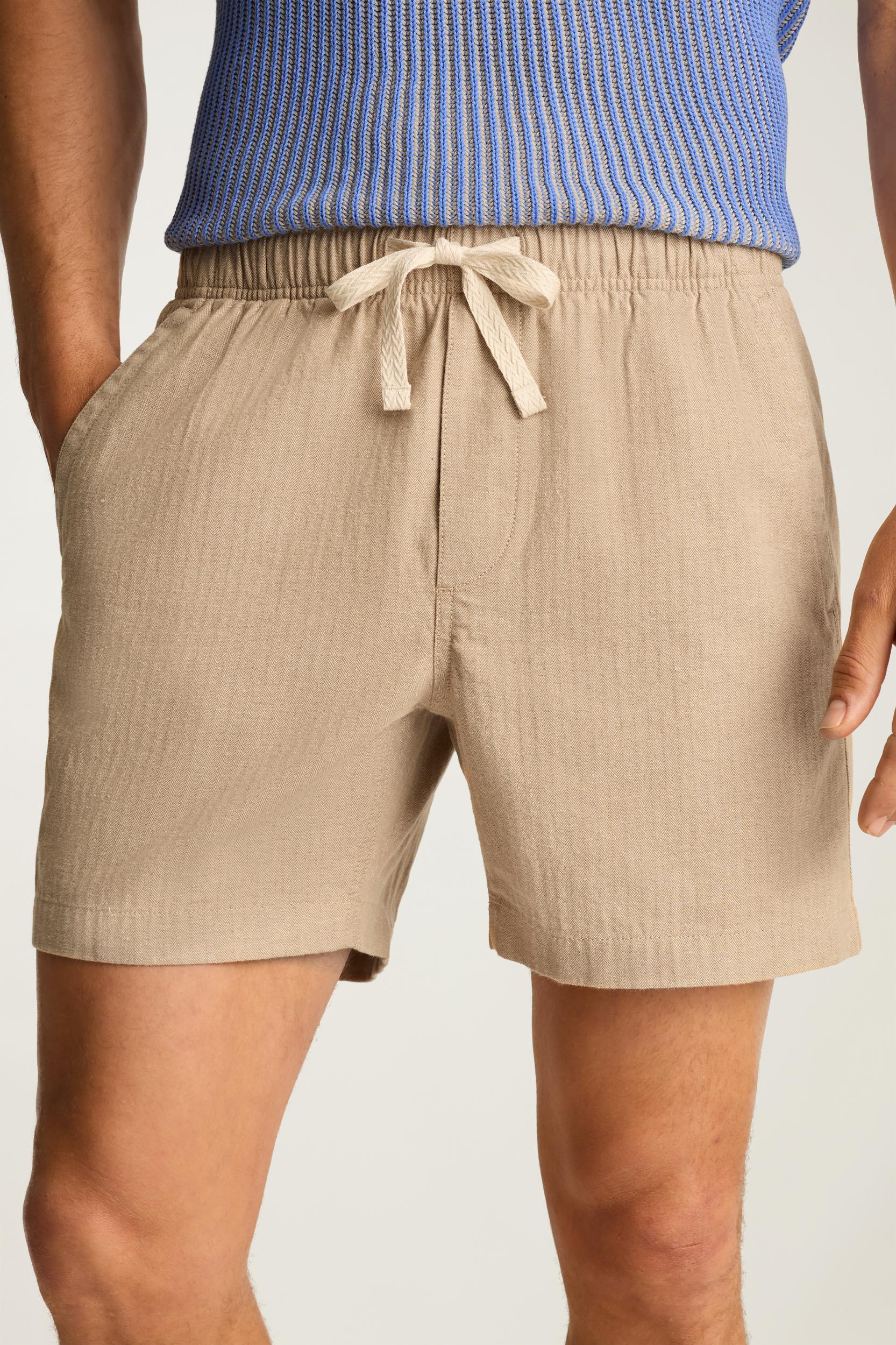 Nomad Short Product Image