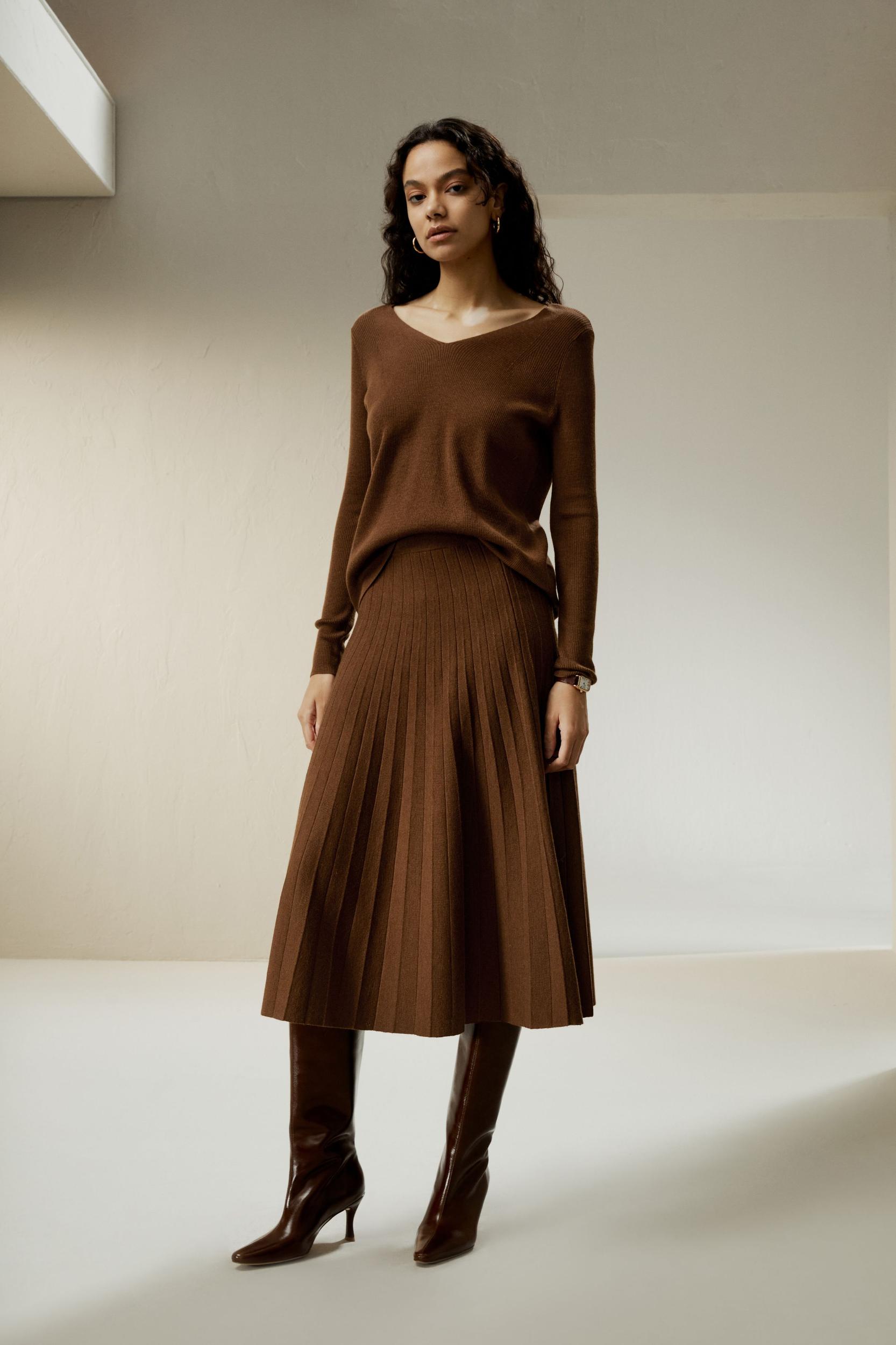 V-neck Ultra-fine Merino Wool Sweater Product Image