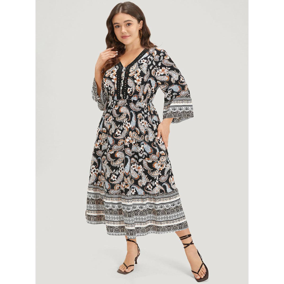 Plus Size Floral & Paisley Print Elastic Waist Button Detail Dress Black Women Vacation Printed V-neck Elbow-length sleeve Curvy Midi Dress BloomChic 28/5X Product Image