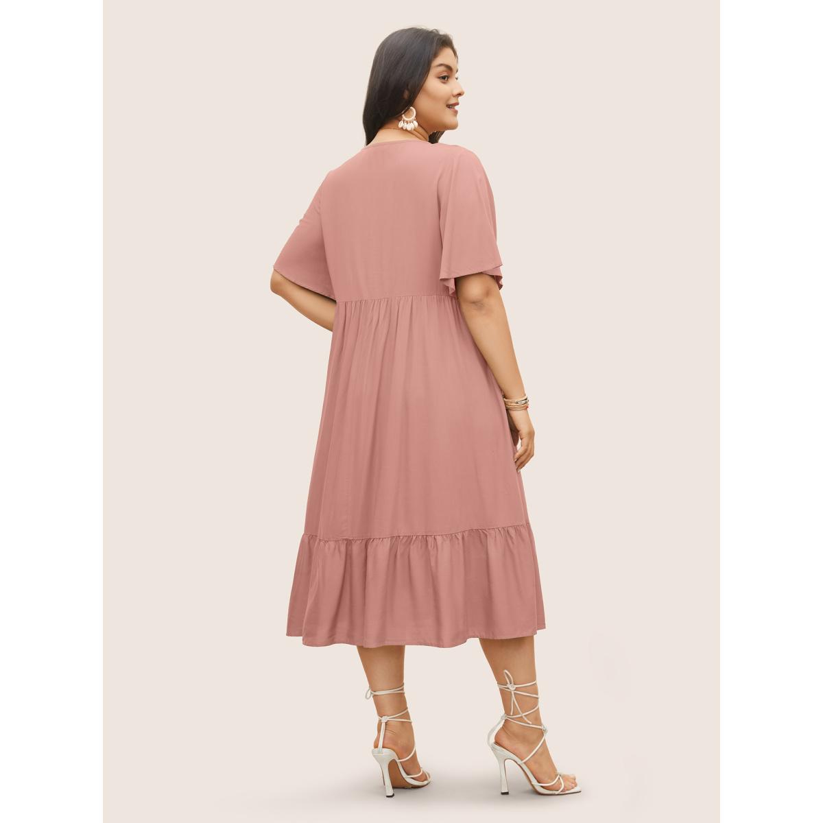 Plus Size Supersoft Essentials Floral Embroidered Patchwork Hem Dress Crepe Women Resort Non V-neck Short sleeve Curvy Midi Dress BloomChic 26/4X Product Image