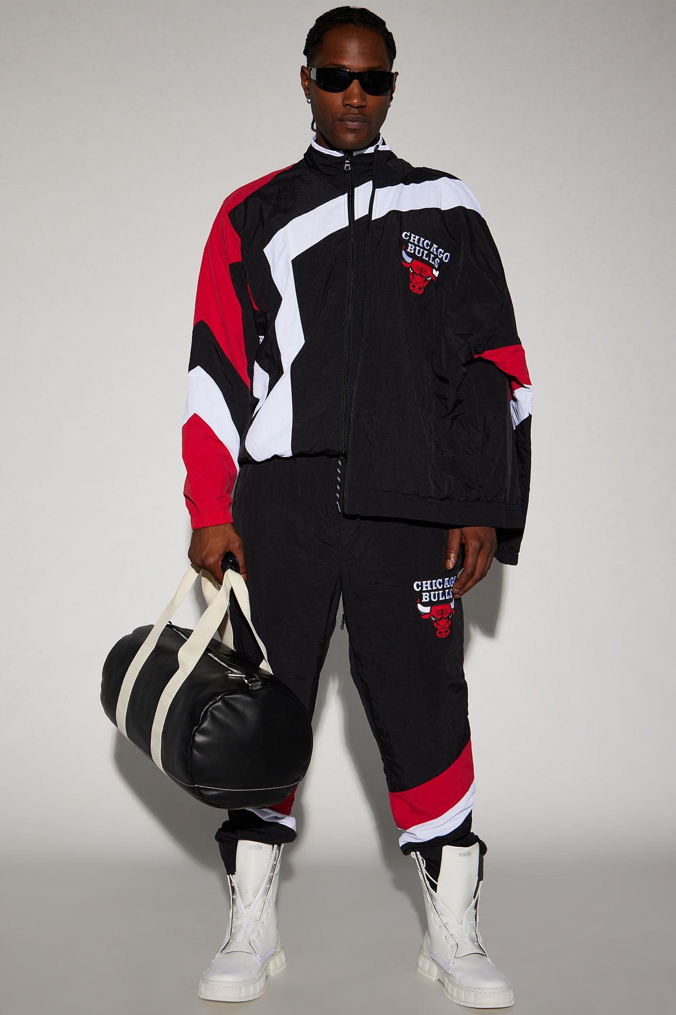 Bulls Hood Star Jacket - Black/Red Male Product Image