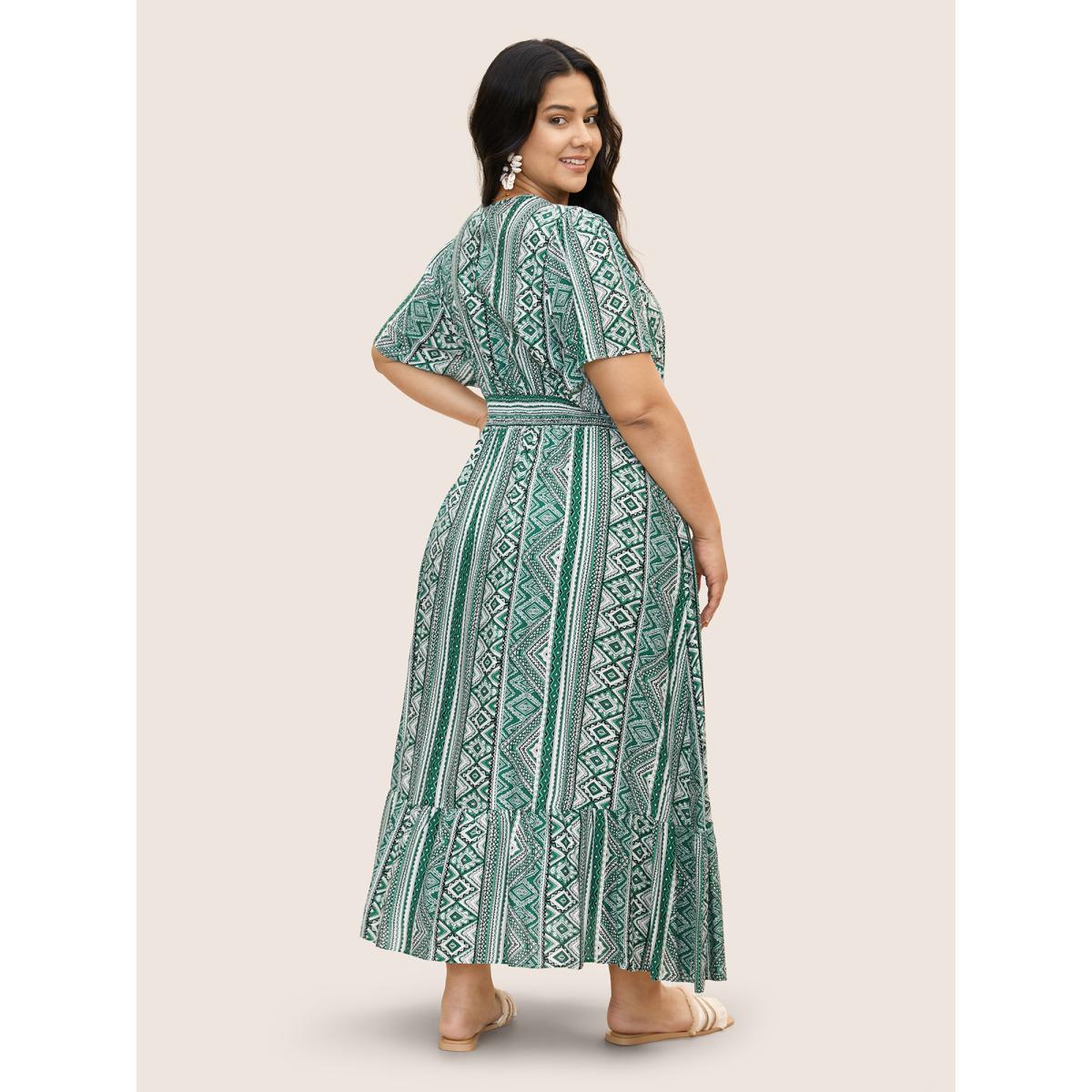 Plus Size Bandana Print Shirred Patchwork Hem Maxi Dress Emerald Women Resort V-neck Short sleeve Curvy BloomChic 30/6X Product Image