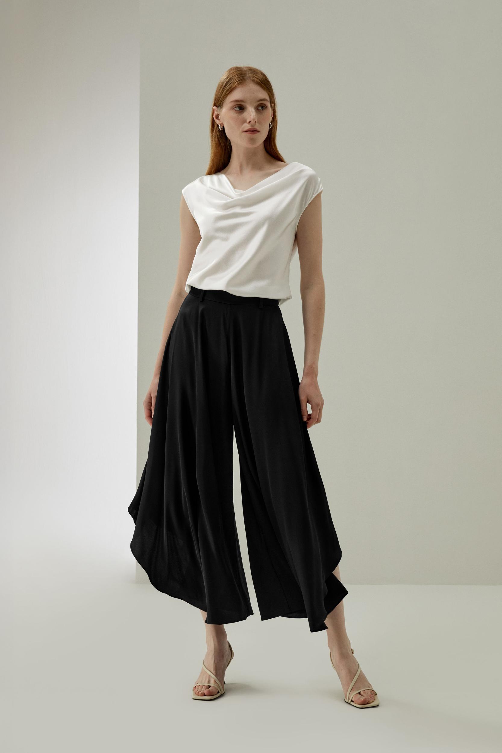 Wide-Legged Silk Fig Pants Product Image