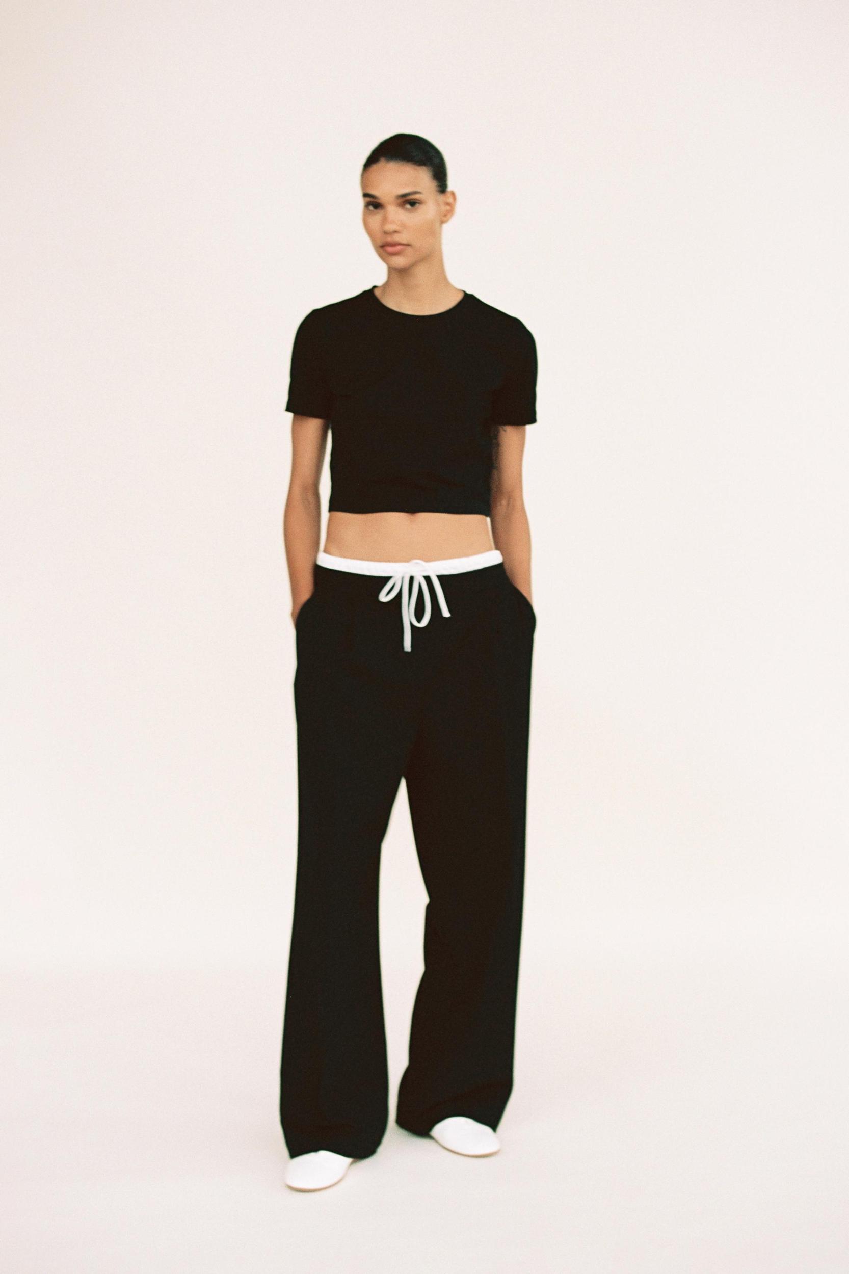 CROPPED STRETCH T-SHIRT Product Image