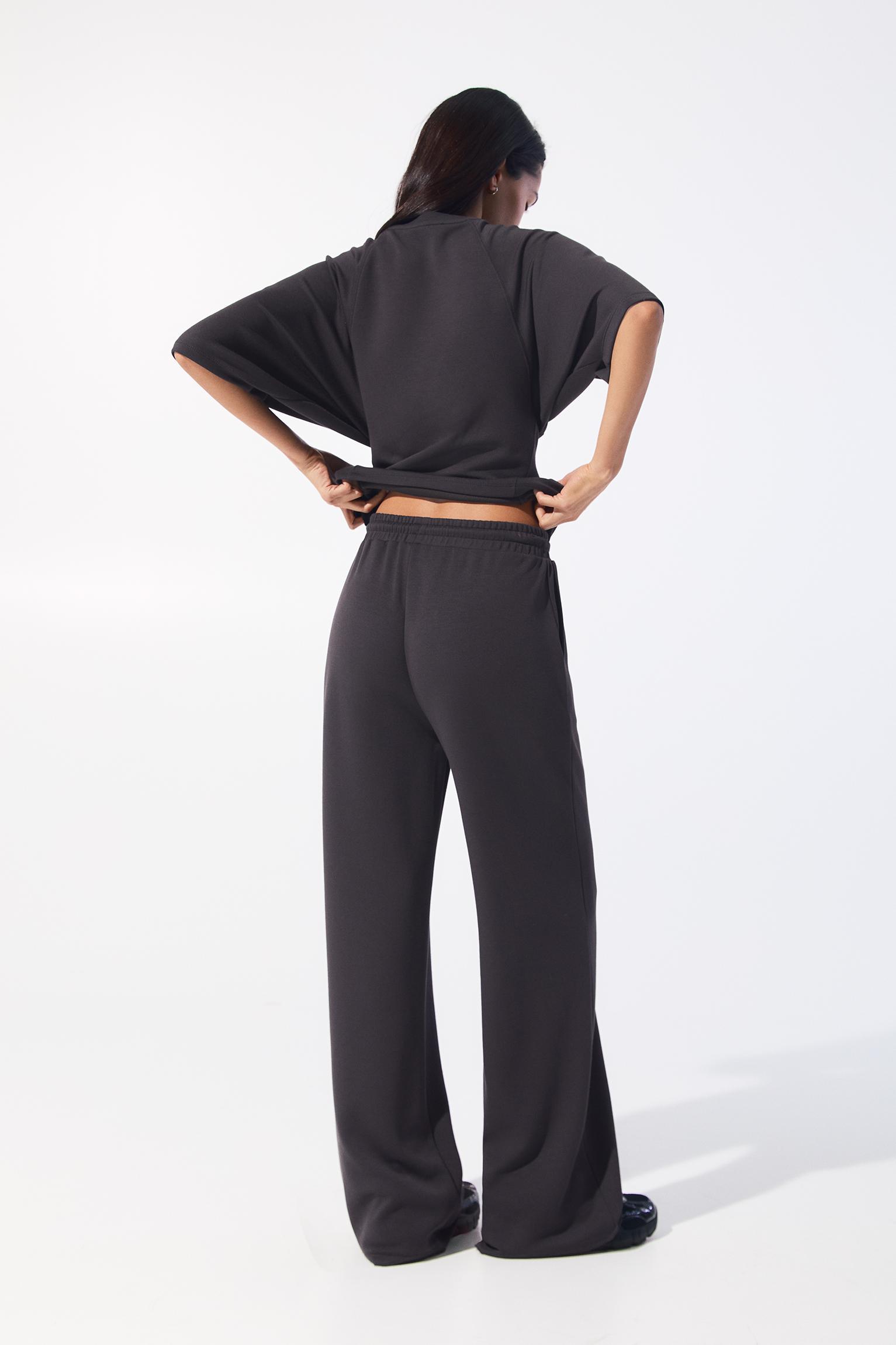 Soft touch wide-leg pants Product Image