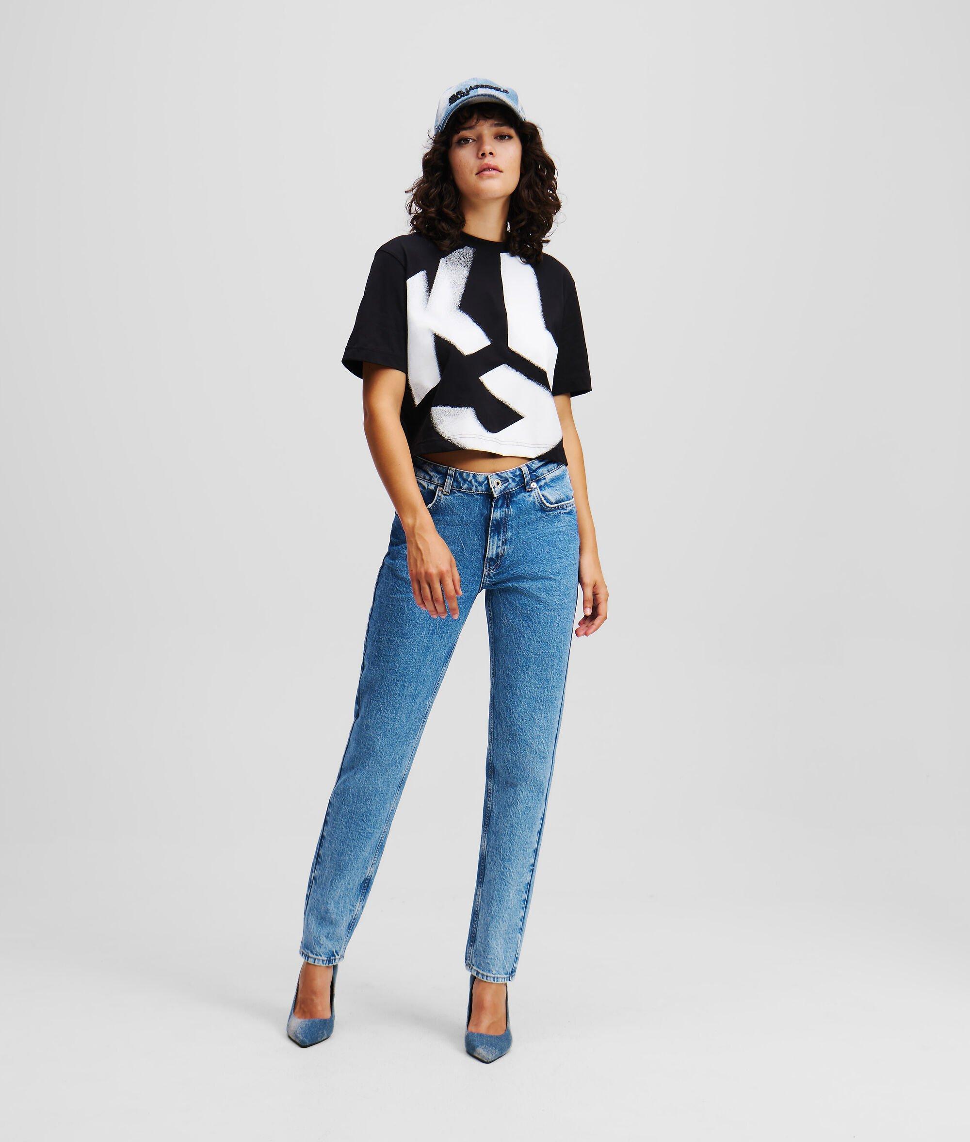 MOM JEANS Product Image