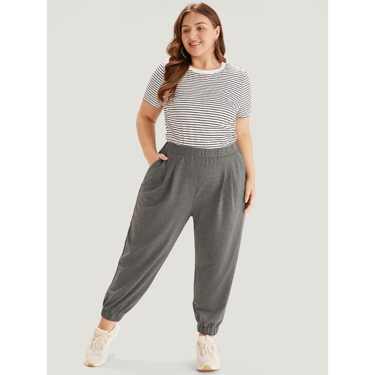 Plain Pocket Elastic Waist Carrot Sweatpants DarkGray Plus Size Women Casual Dailywear Plain 26/4X Bloomchic Product Image