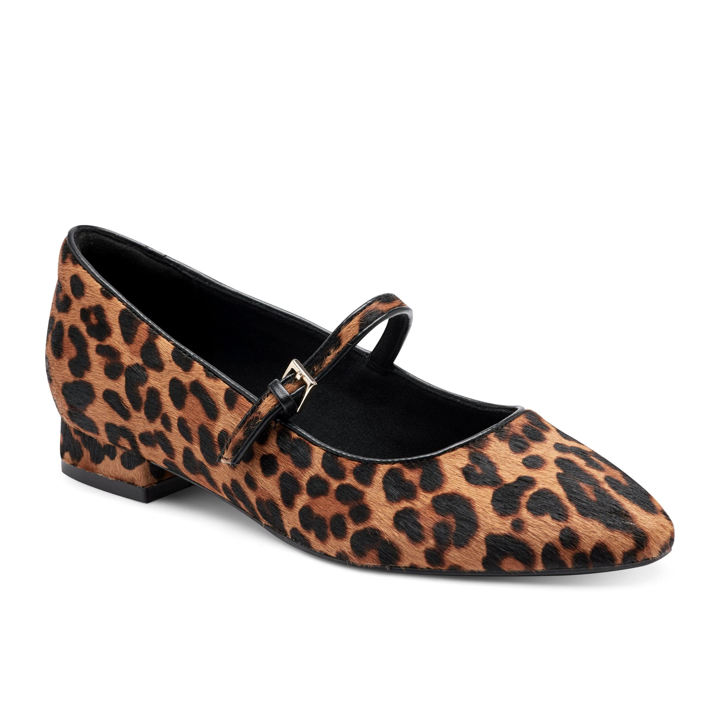 Women's Taren Total Motion Pointy Toe Dress Flats Product Image