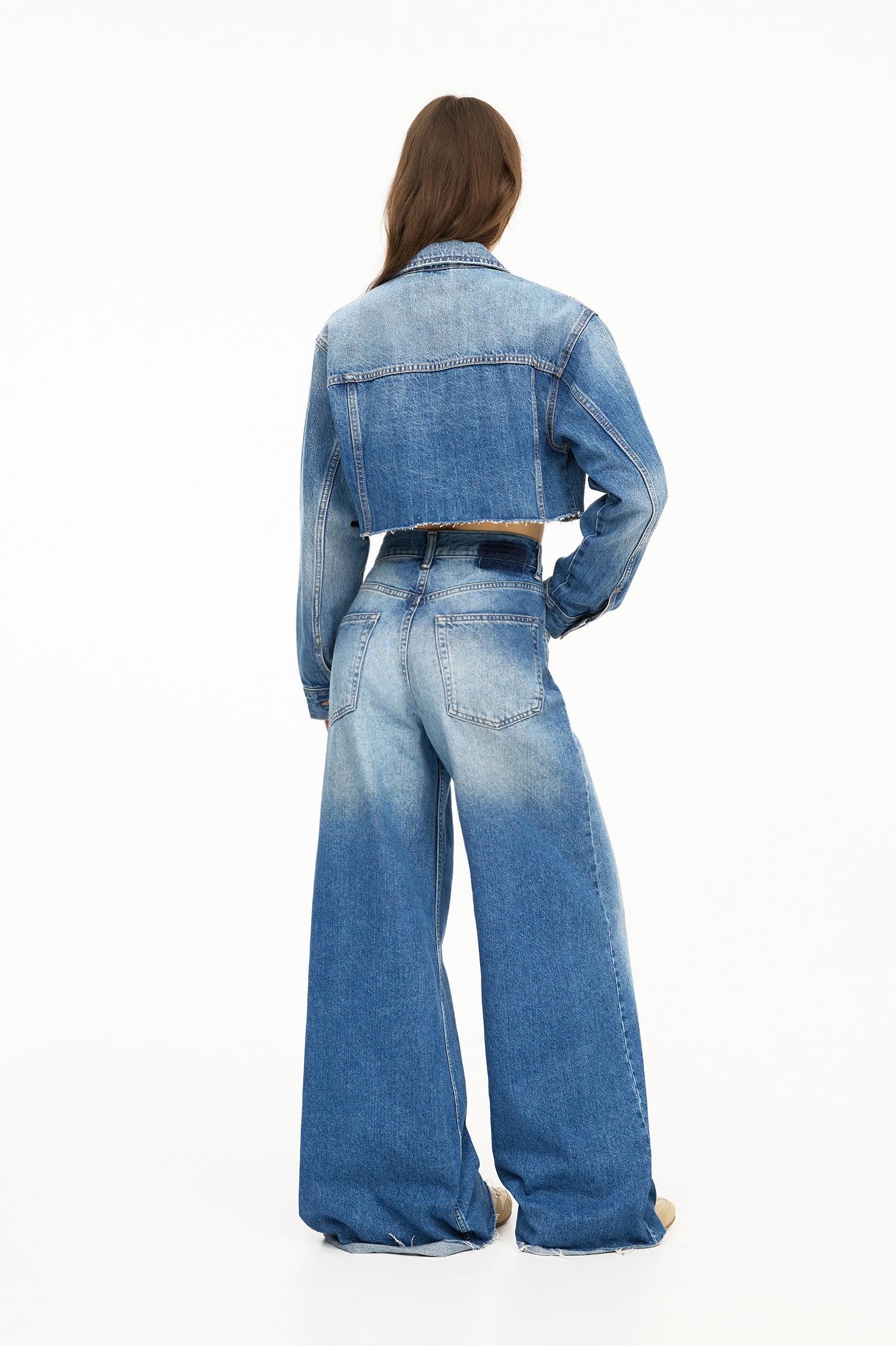 Cropped denim jacket Product Image