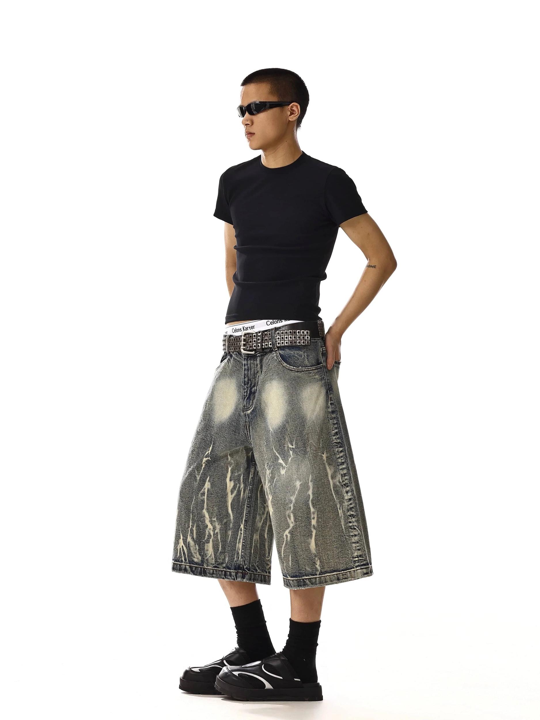 RT No. 18122 LIGHTNING WASHED DENIM SHORTS Product Image