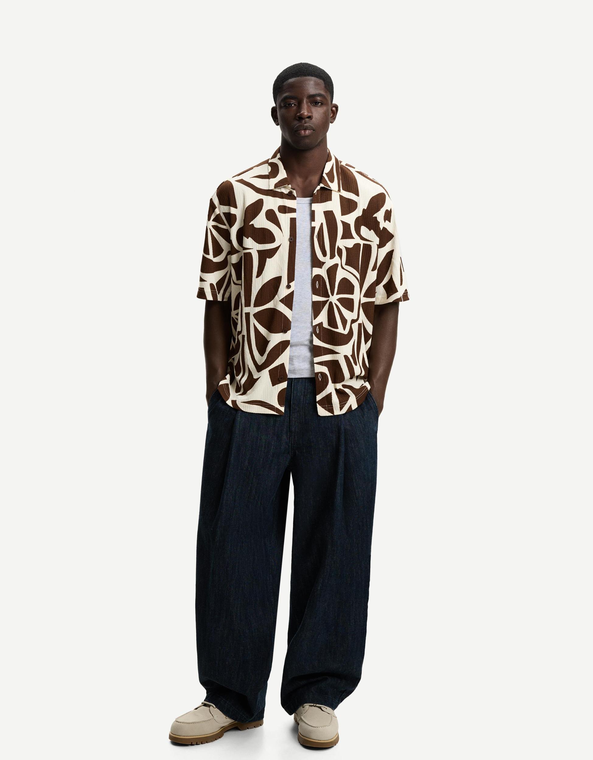 Printed short sleeve pleated shirt Product Image