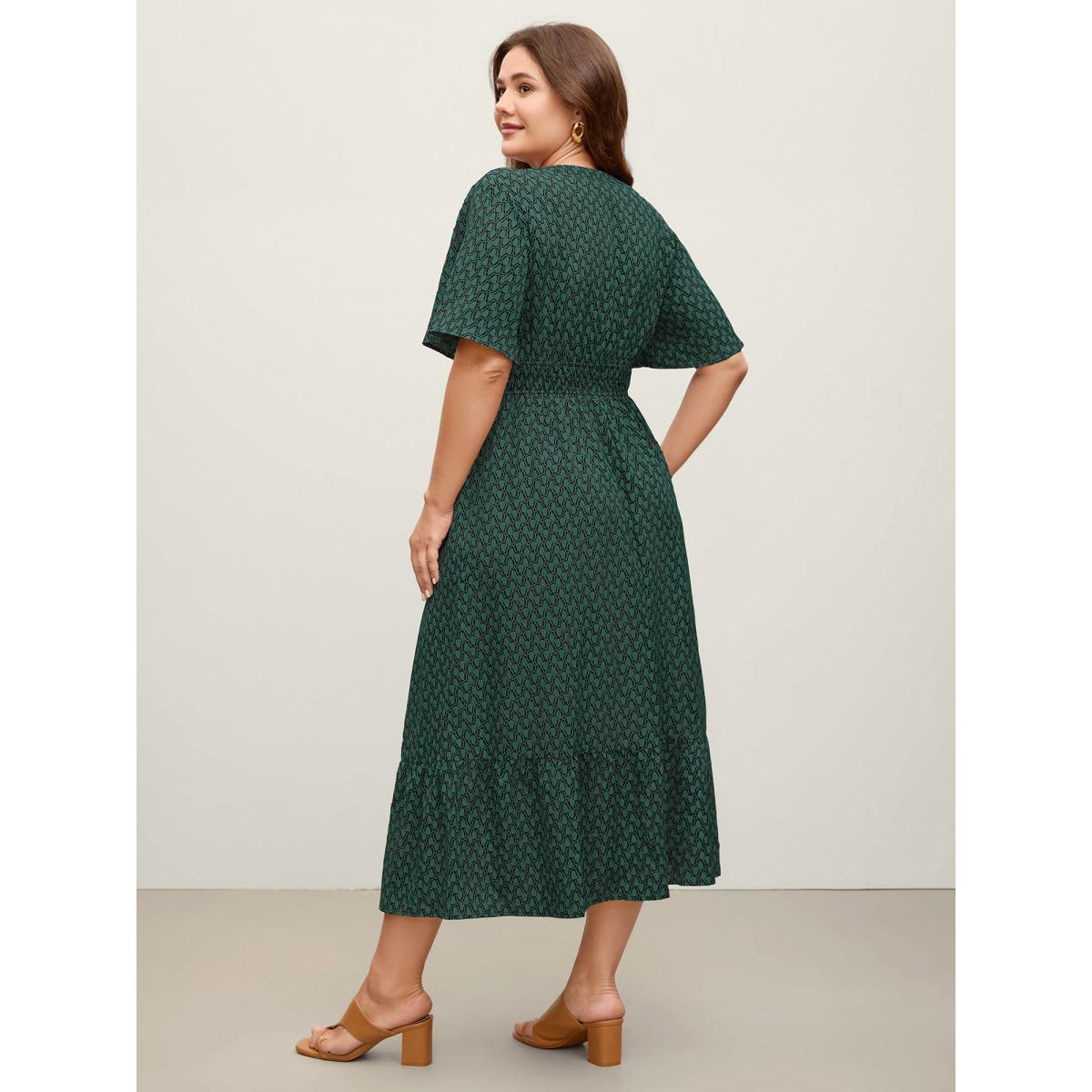 Plus Size Geometric Print Waist-Cinched Tiered Midi Dress DarkGreen Women Office Flat collar with V-notch Short sleeve Curvy BloomChic 10/M Product Image