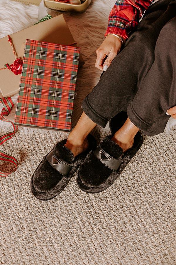 The Luna Plush Slipper in Black Product Image