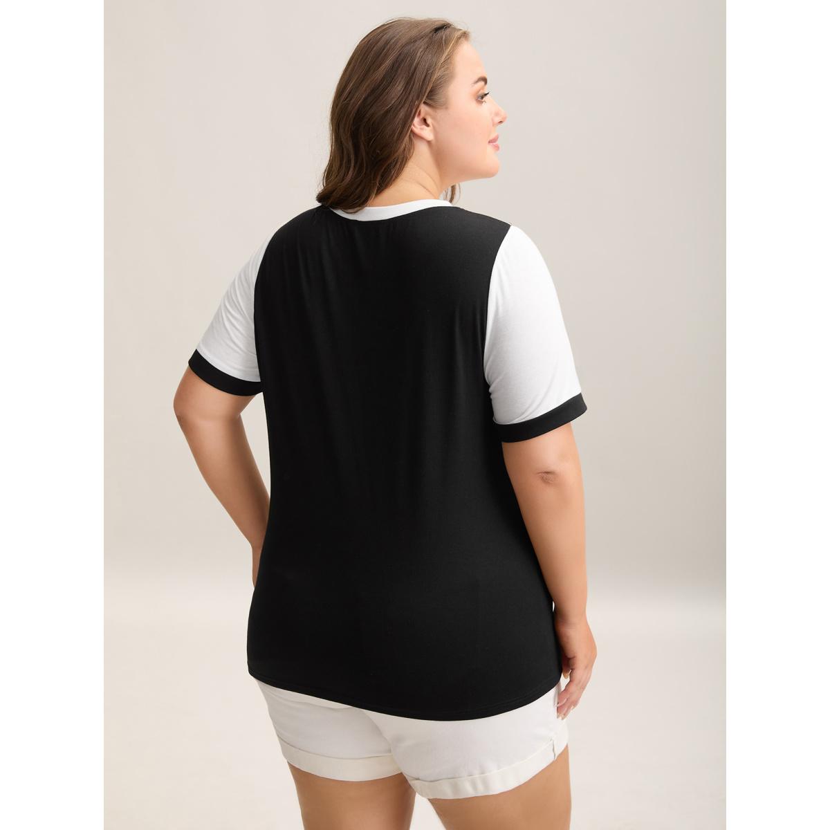 Plus Size Stretchy Scalloped Lace Color Contrast T-Shirt Black Women Elegant Contrast Round Neck Everyday T-shirts BloomChic 14-16/1X Product Image