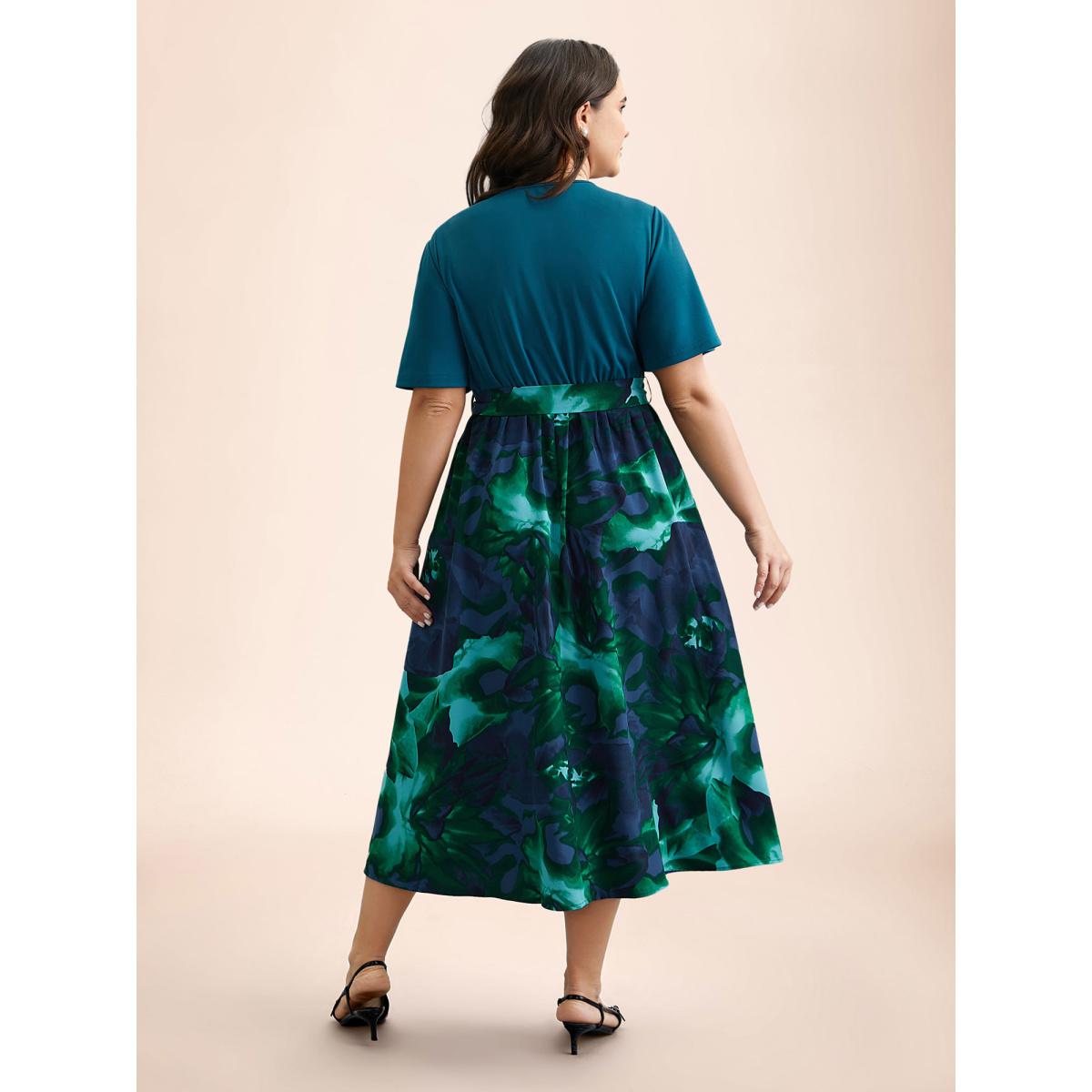 Plus Size Tropical Print Wrap Neck Waist-Tie Dress Emerald Women Elegant Belted Knit Dresses Bloomchic 28/5X Product Image
