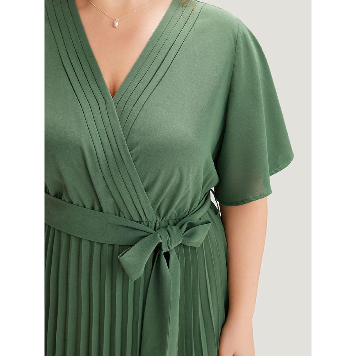 Plus Size Plain Belted Overlap Collar Pleated Hem Dress Emerald Women Office Plain V-neck Short sleeve Curvy Midi Dress BloomChic 26/4X Product Image
