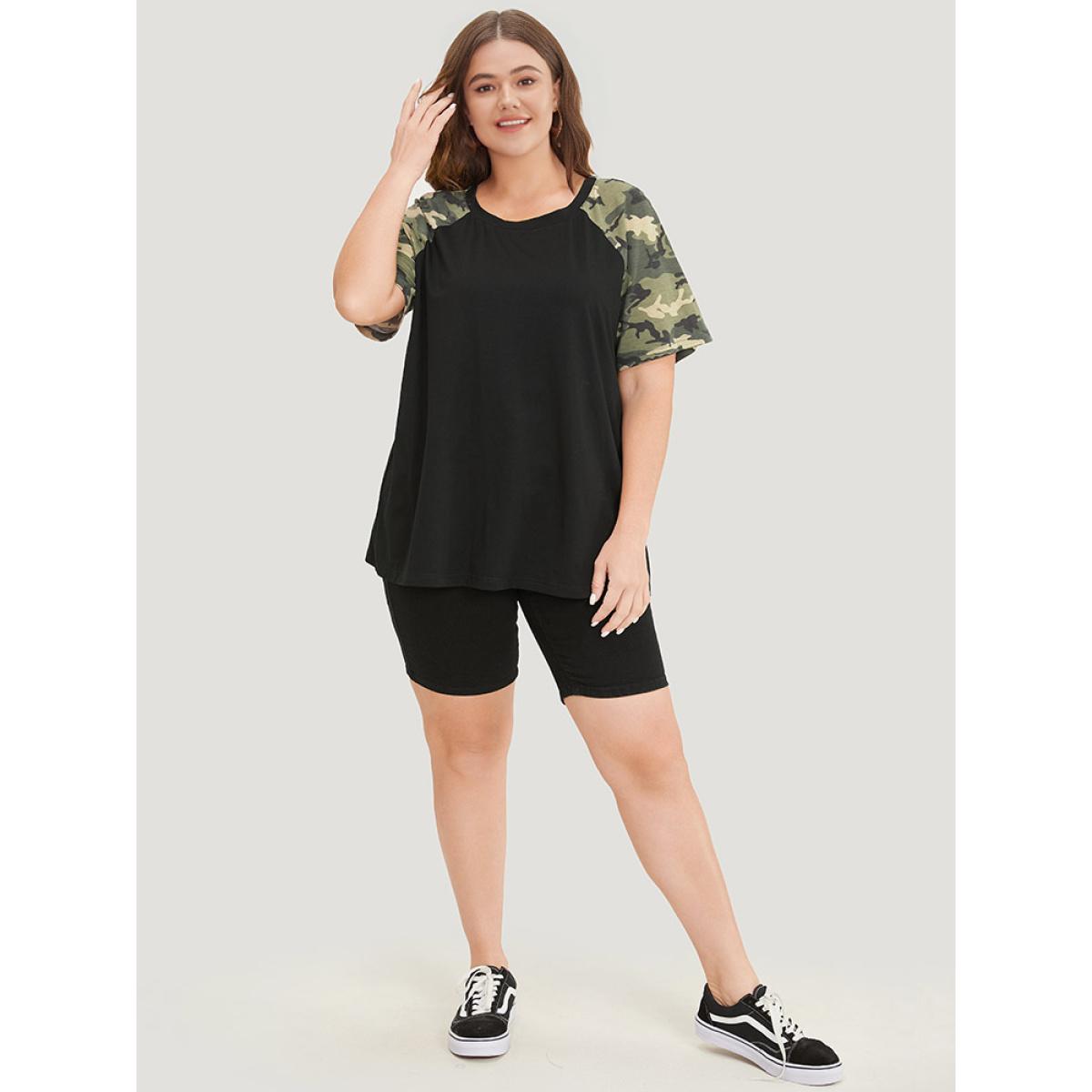Plus Size Camo Raglan Sleeve Round Neck T-shirt Black Women Casual Contrast Camo Round Neck Dailywear T-shirts BloomChic 14-16/1X Product Image
