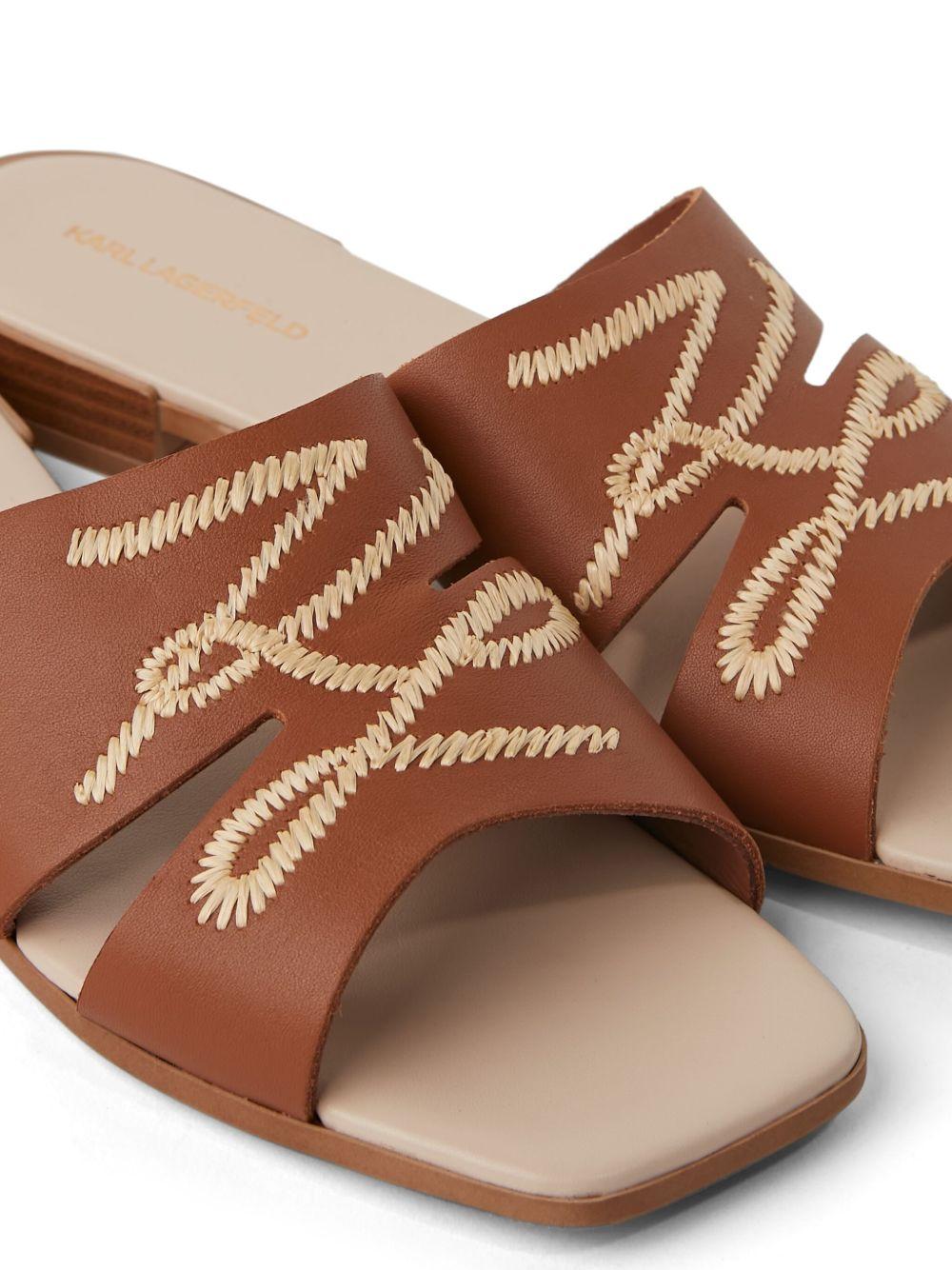 logo-embroidered slippers Product Image