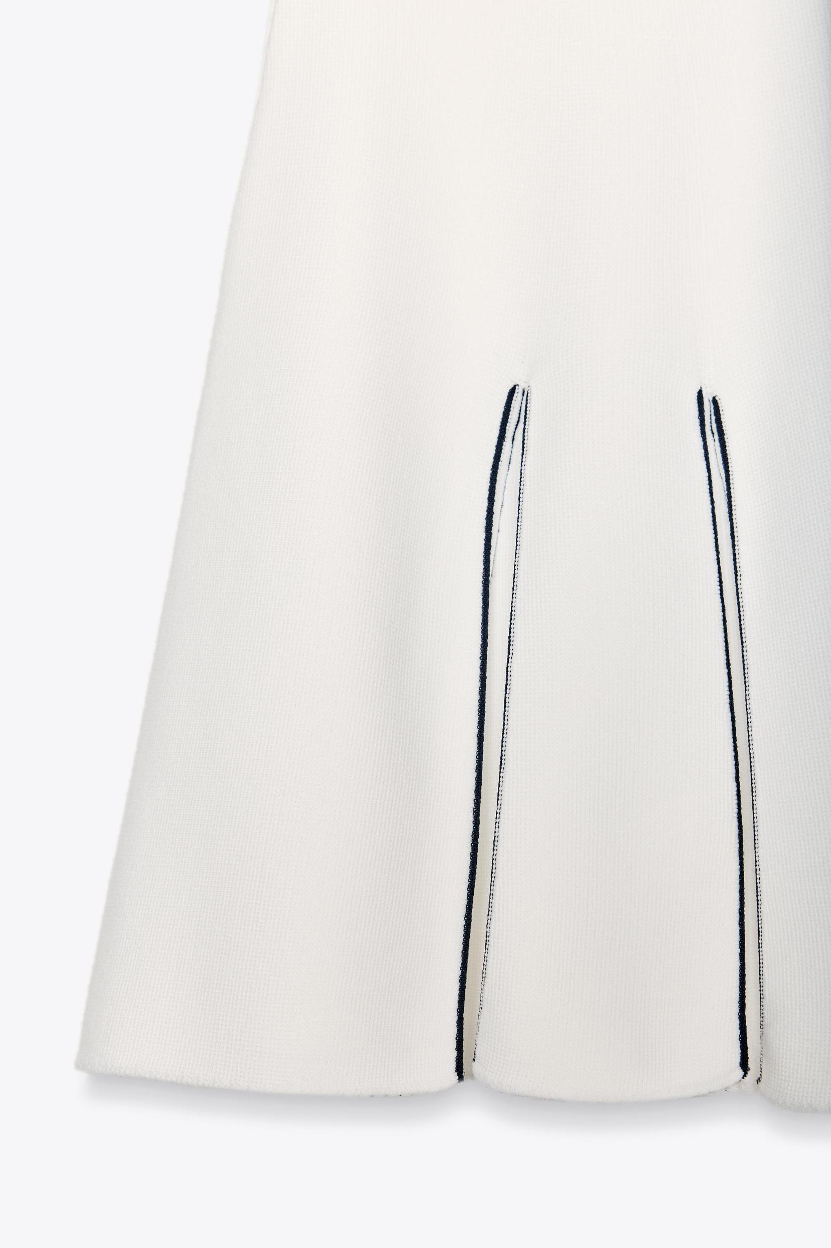 CONTRAST TRIM KNIT MINI SKIRT Product Image