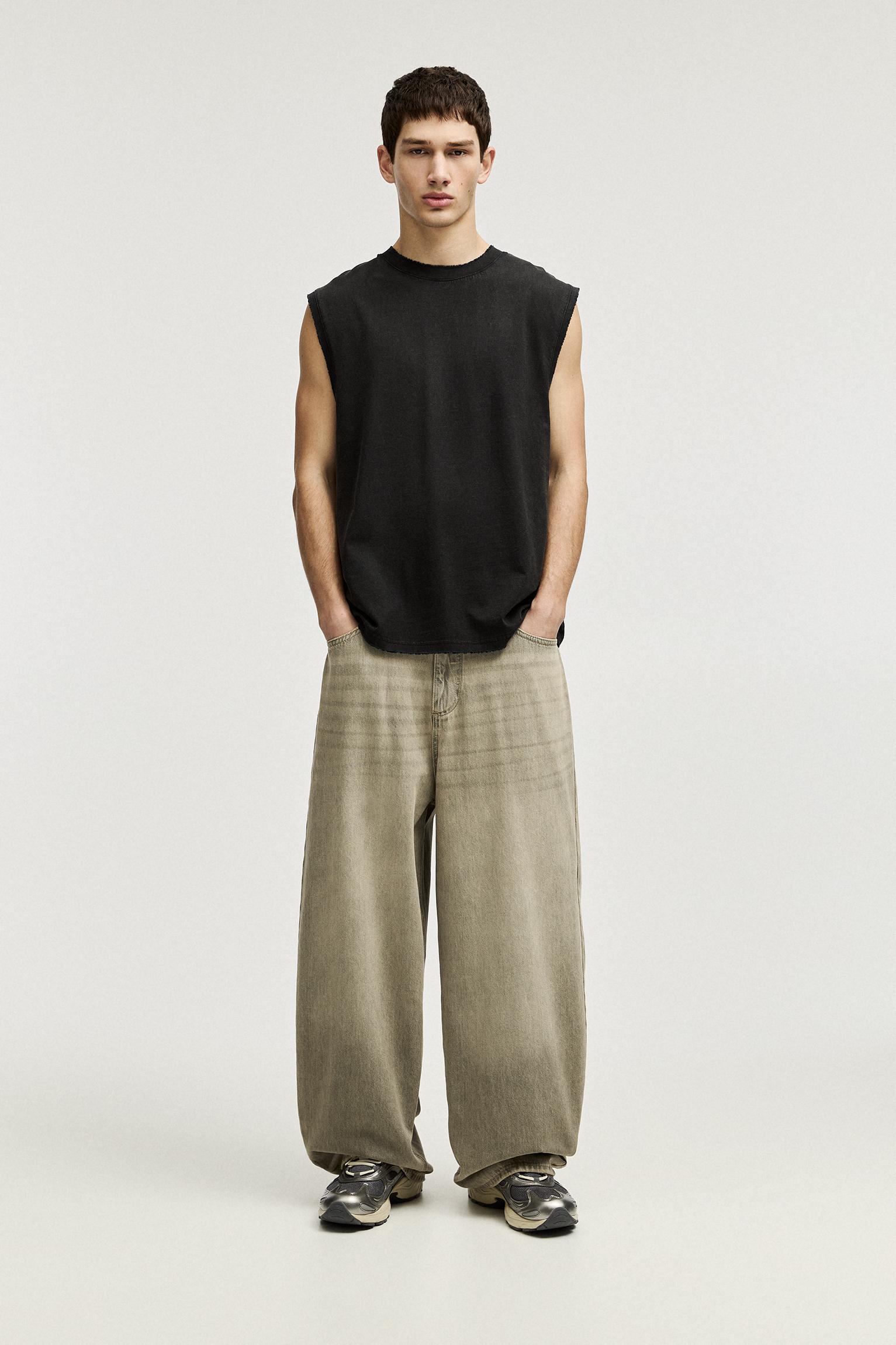 Washed sleeveless T-shirt Product Image