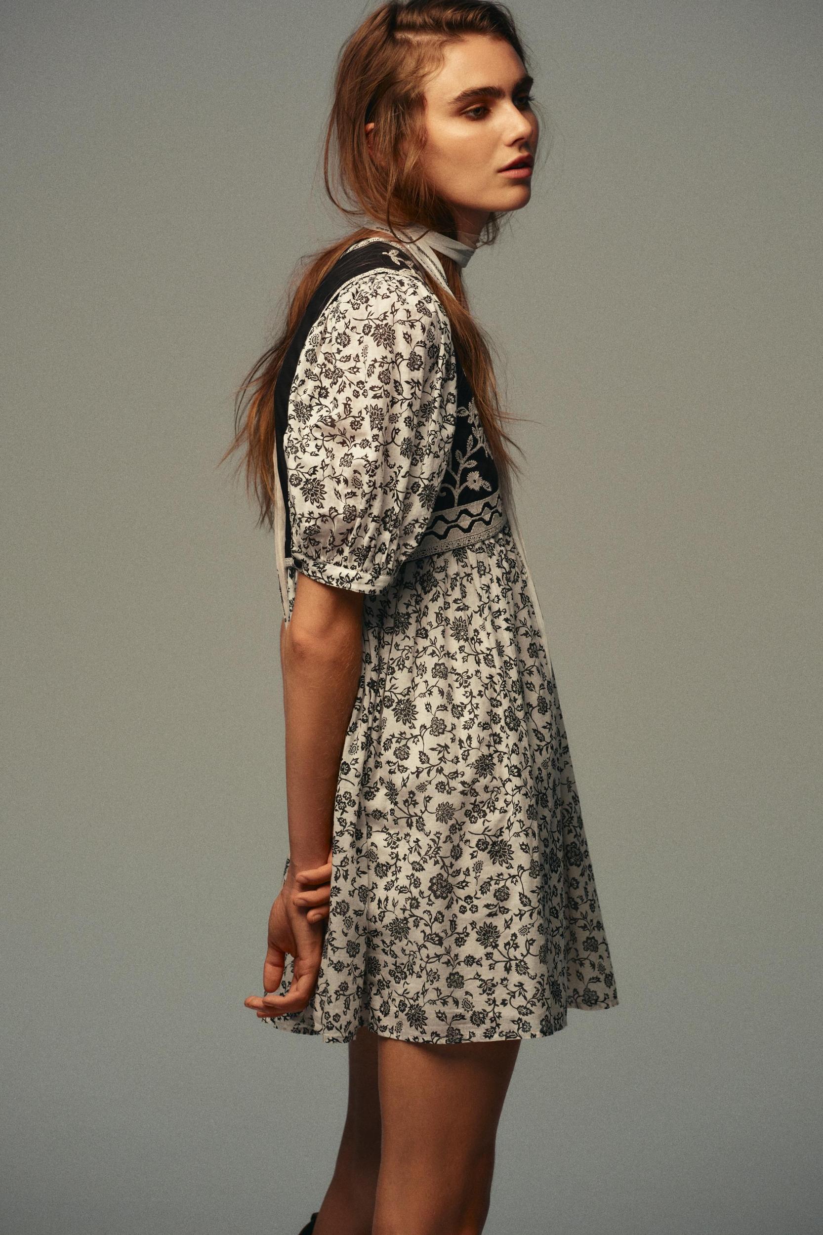 FLORAL PRINT COMBINATION SHORT DRESS Product Image