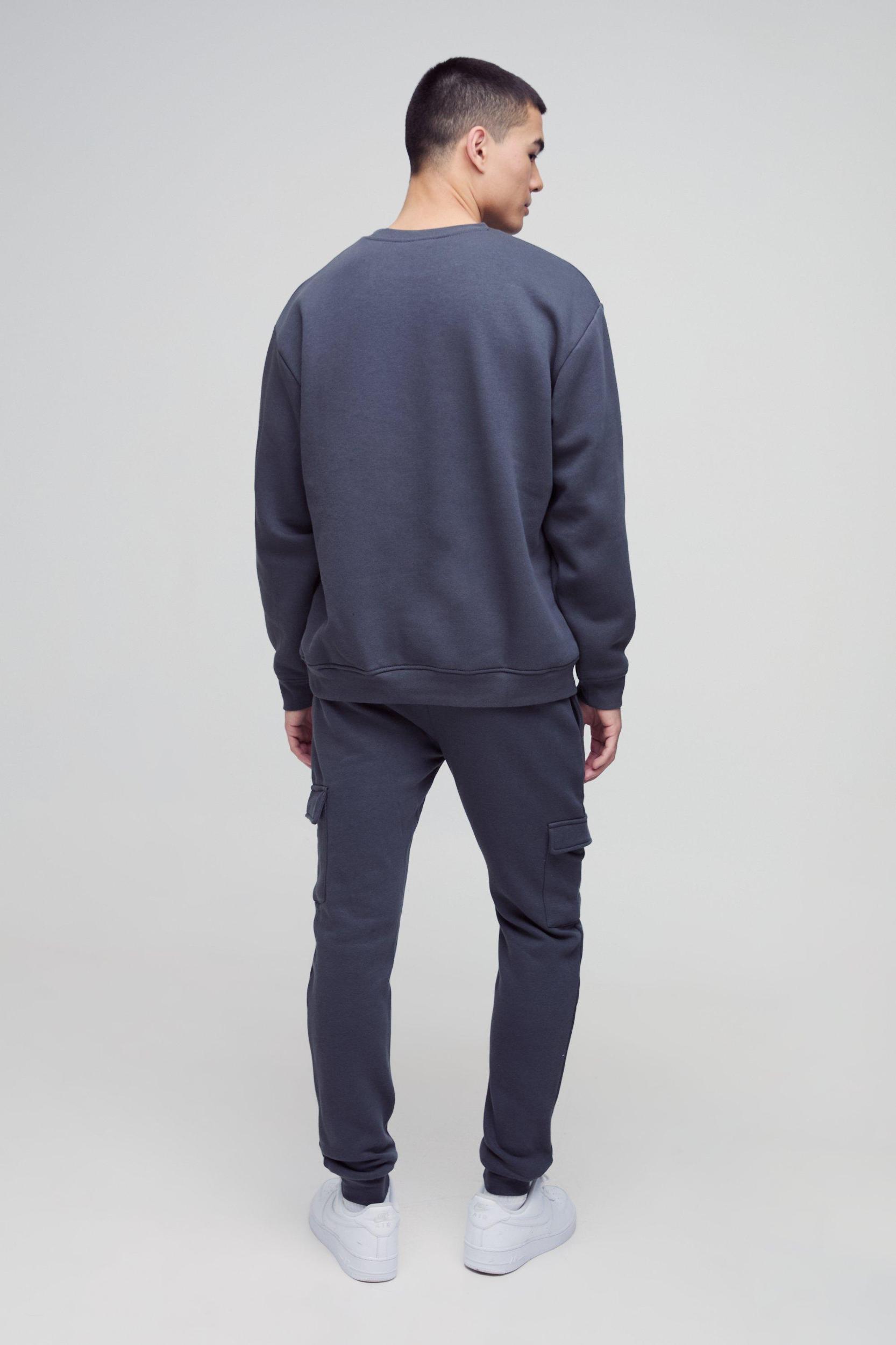 330GSM Skinny Basic Cargo Sweatpants | boohooMAN USA Product Image